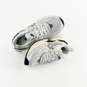 Кросівки Nike V2K Run White FD0736-102 36 FD0736-102