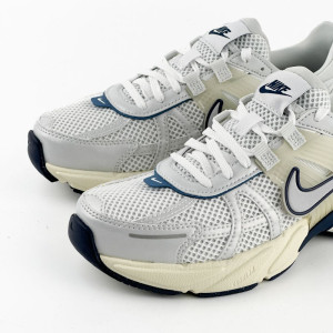 Кросівки Nike V2K Run White FD0736-102 36 FD0736-102