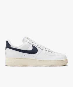 Кросівки жіночі Nike Air Force 1 '07 Flyease (HJ9122-100) HJ9122-100