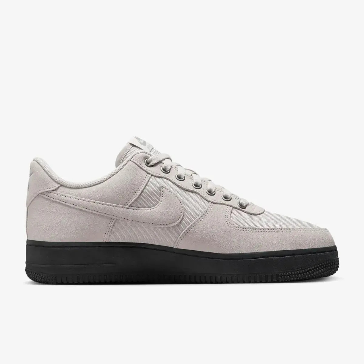 Кросівки Nike Air Force 07 HQ3822 001