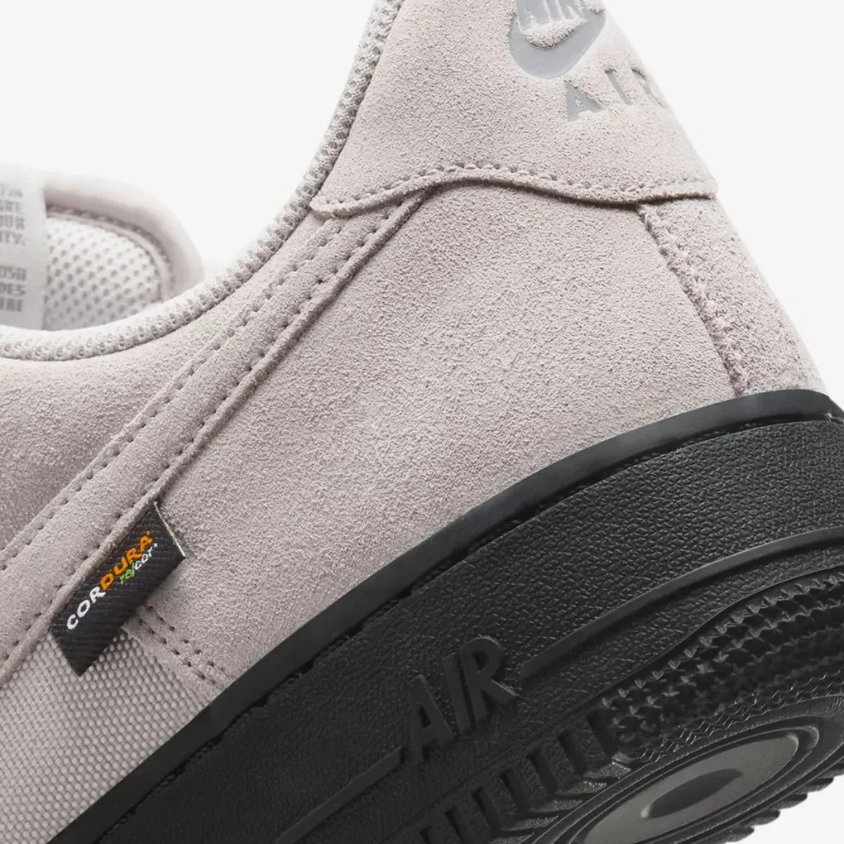 Кросівки Nike Air Force 07 HQ3822 001