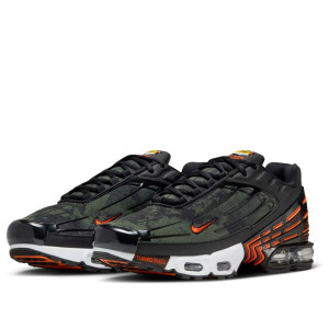 Кросівки Nike AIR MAX PLUS III FV6914-001