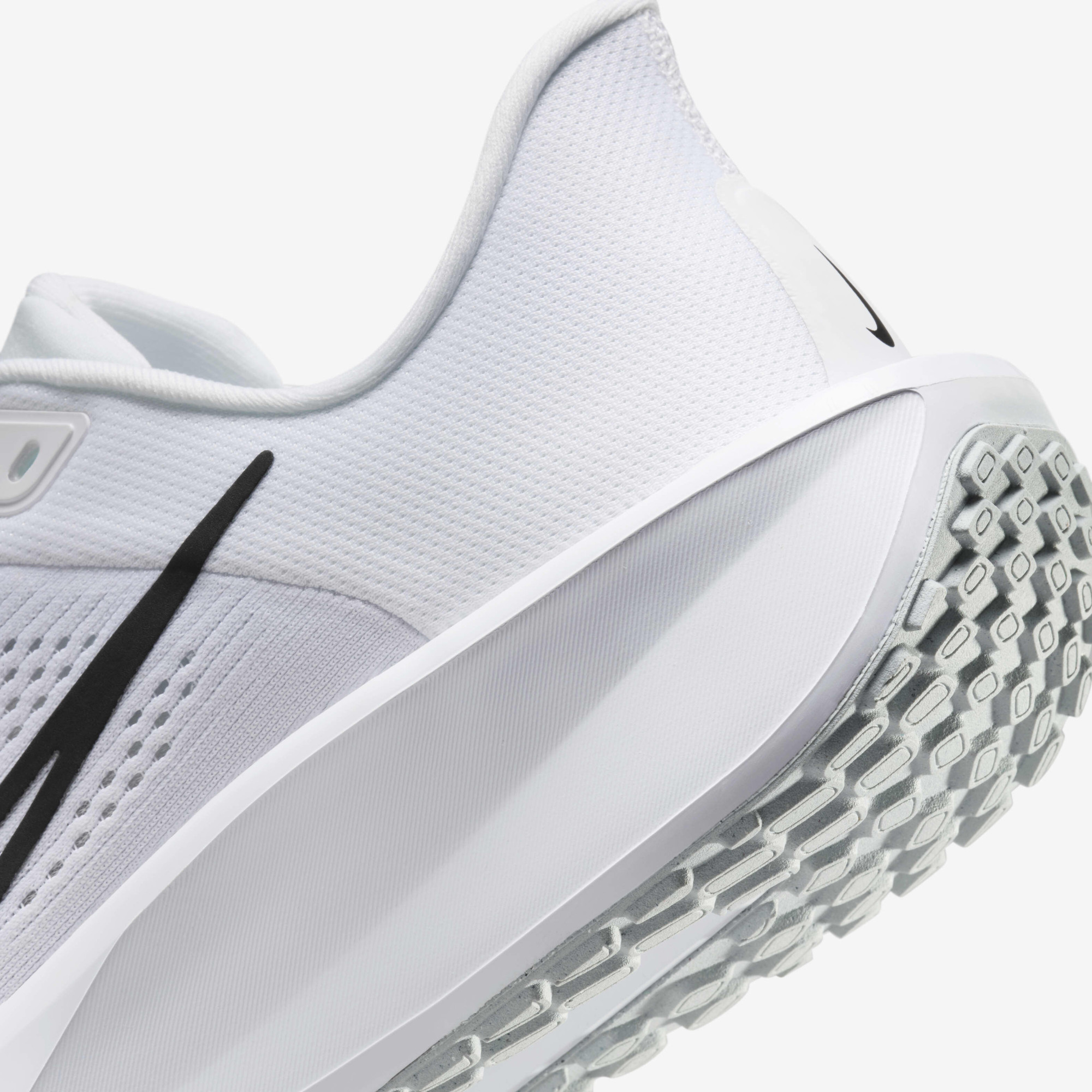 Кросівки Nike QUEST 6 FD6033-100