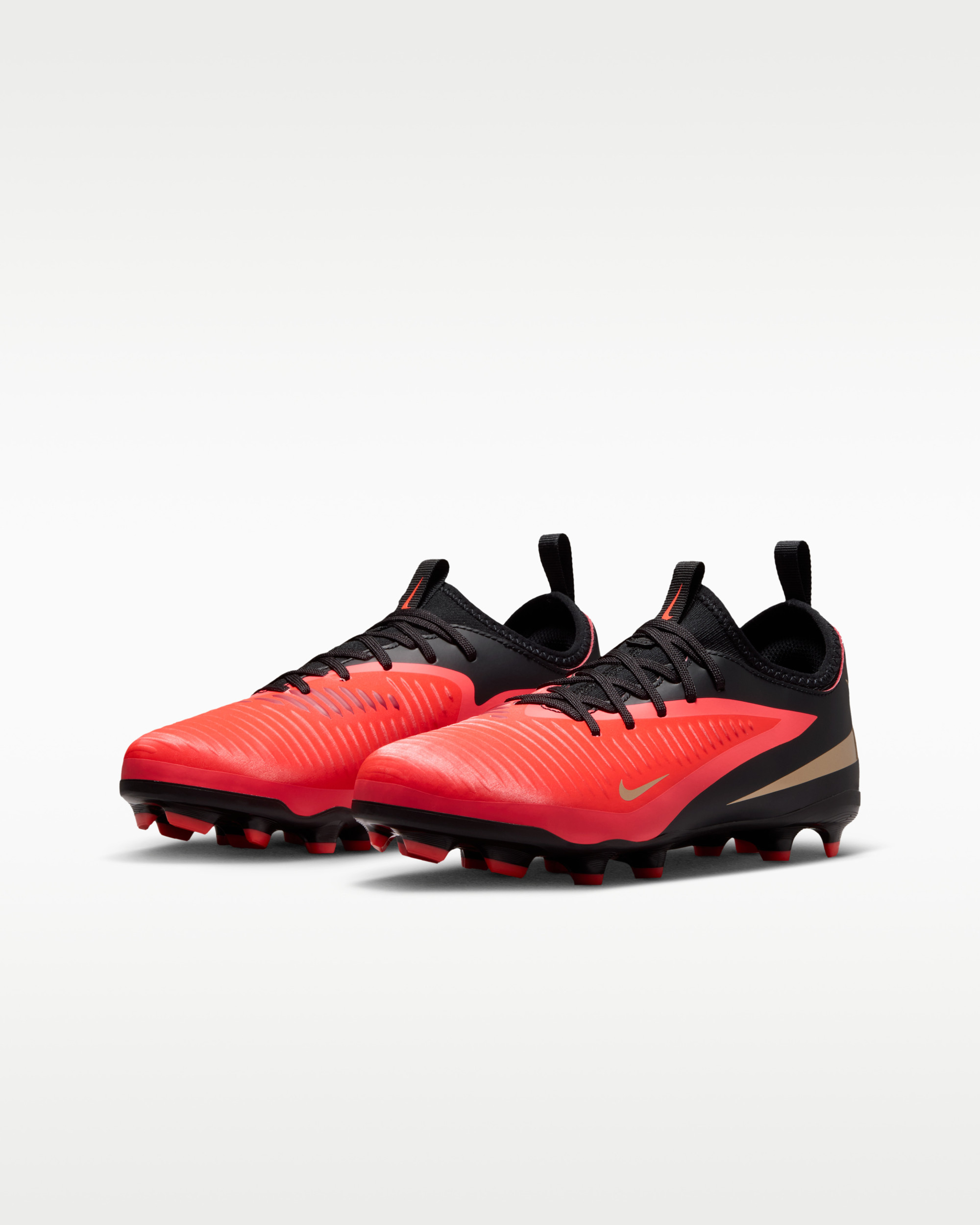 Бутси Nike JR PHANTOM 6 LOW ACAD FG/MG HM9203-600