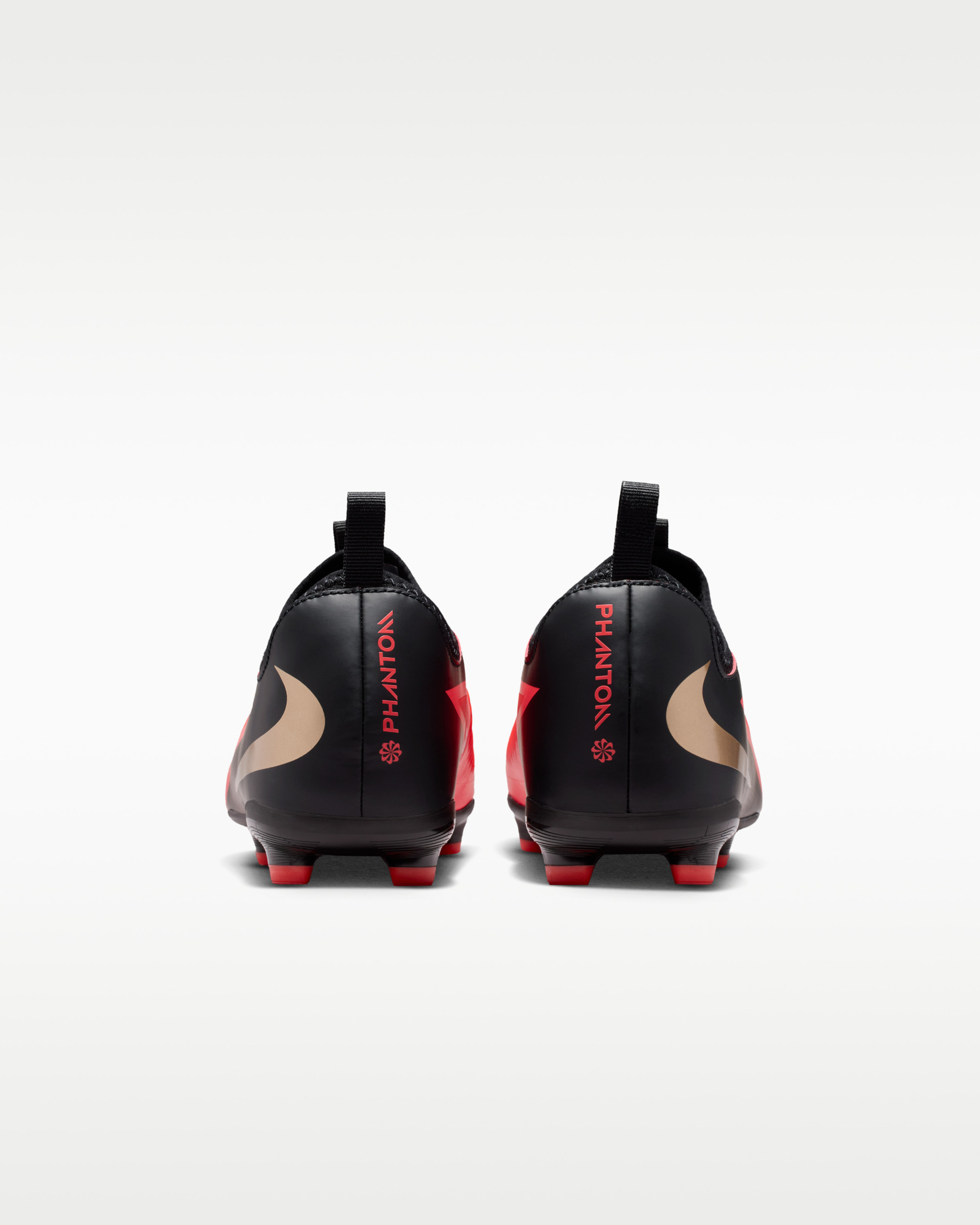 Бутси Nike JR PHANTOM 6 LOW ACAD FG/MG HM9203-600