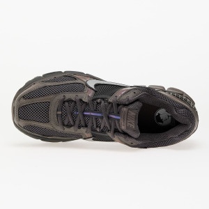 Кросівки NIKE ZOOM VOMERO 5 CAVE STONE / METALLIC SILVER HF5493-201