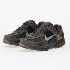 Кросівки NIKE ZOOM VOMERO 5 CAVE STONE / METALLIC SILVER HF5493-201