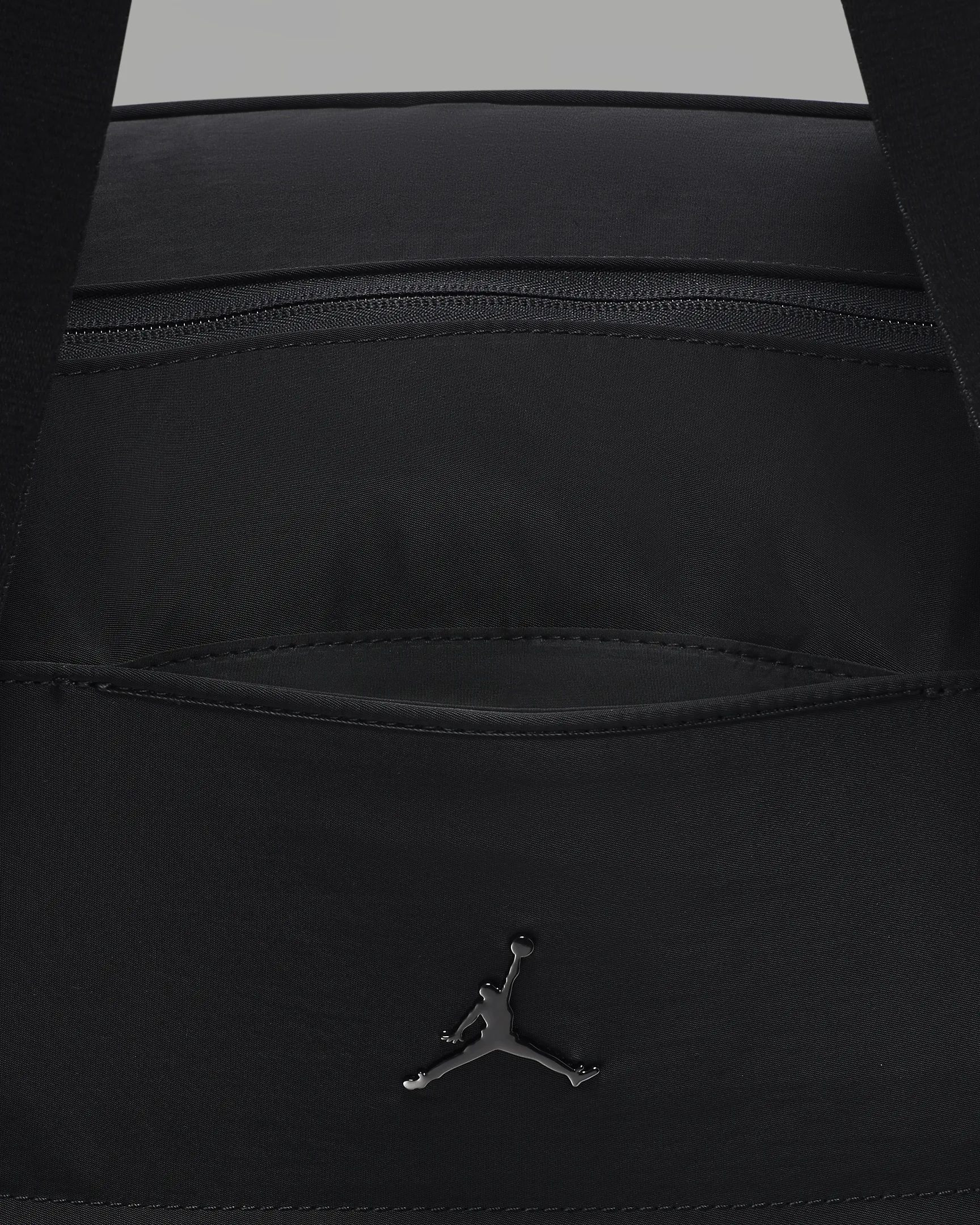 Сумка Nike Air Jordan Alpha Duffle WA0919-023