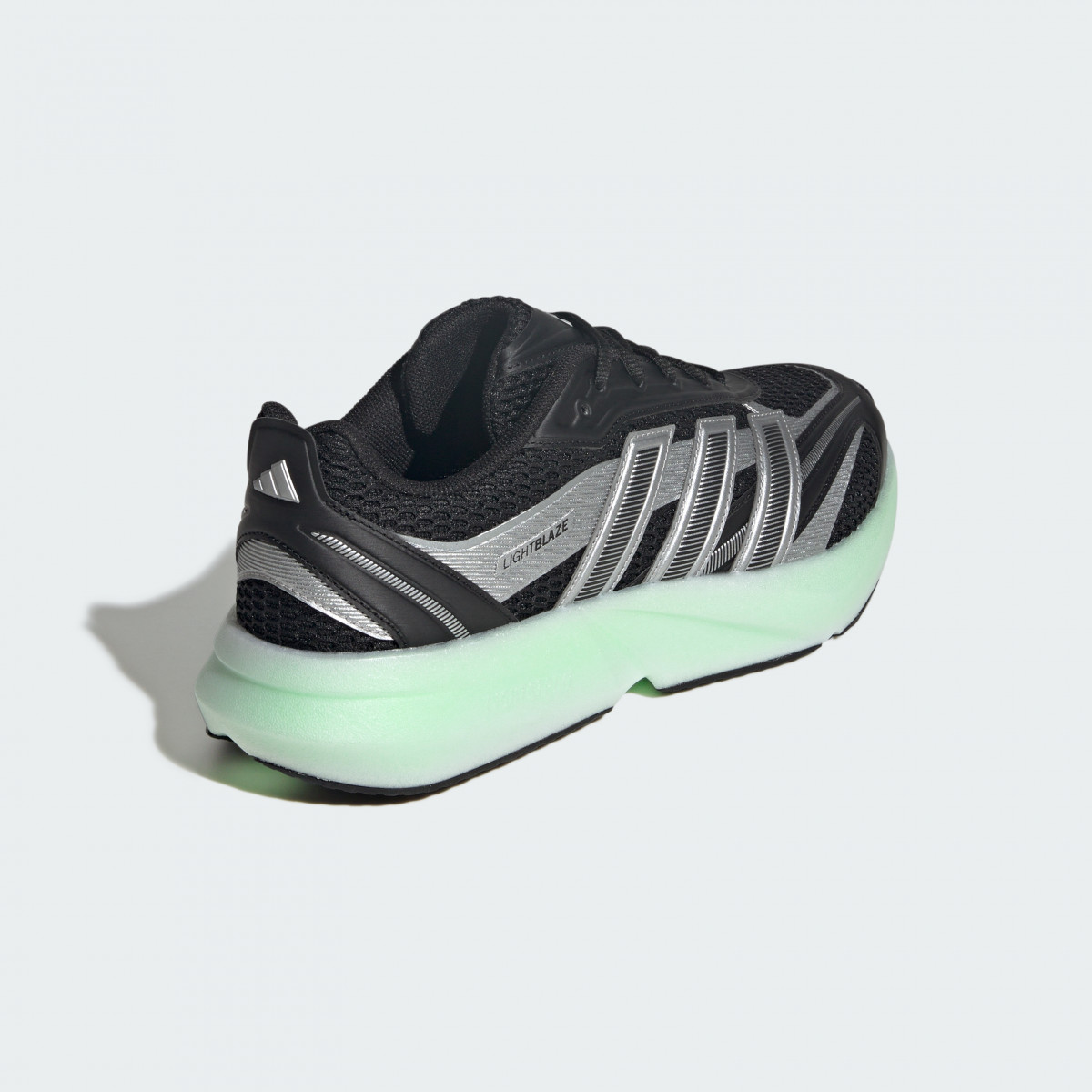 Кросівки LIGHTBLAZE GLOW JP6321 Adidas 10 (44,5) Чорний JP6321