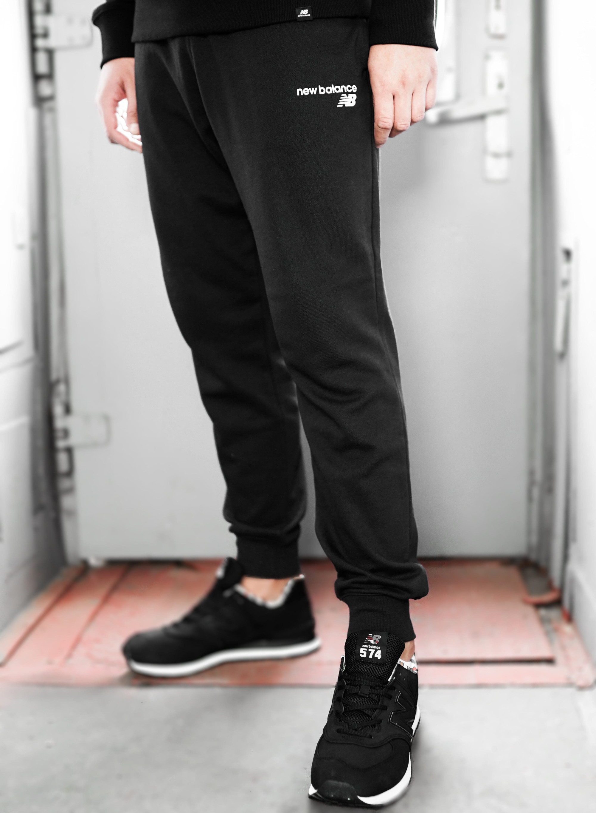 Брюки New Balance NB CLASSIC CORE FT MP03901BK