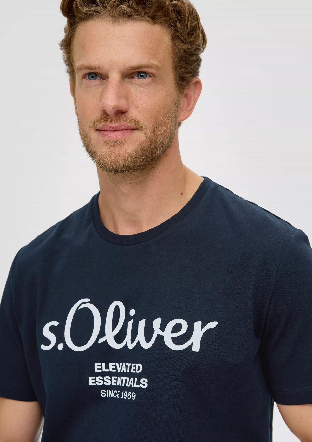 Футболка T-shirt à logo imprimé 2139909.59D1 s.Oliver L Темно-синій 2139909.59D1