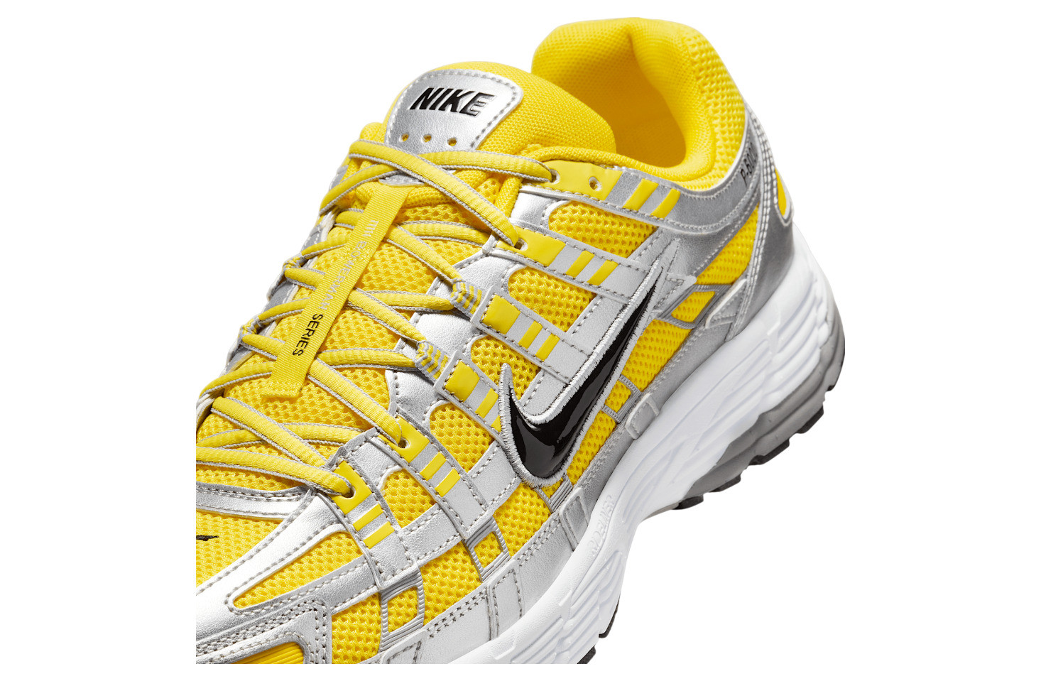 Кросівки Nike P-6000 Lightning Metallic Silver CD6404-701