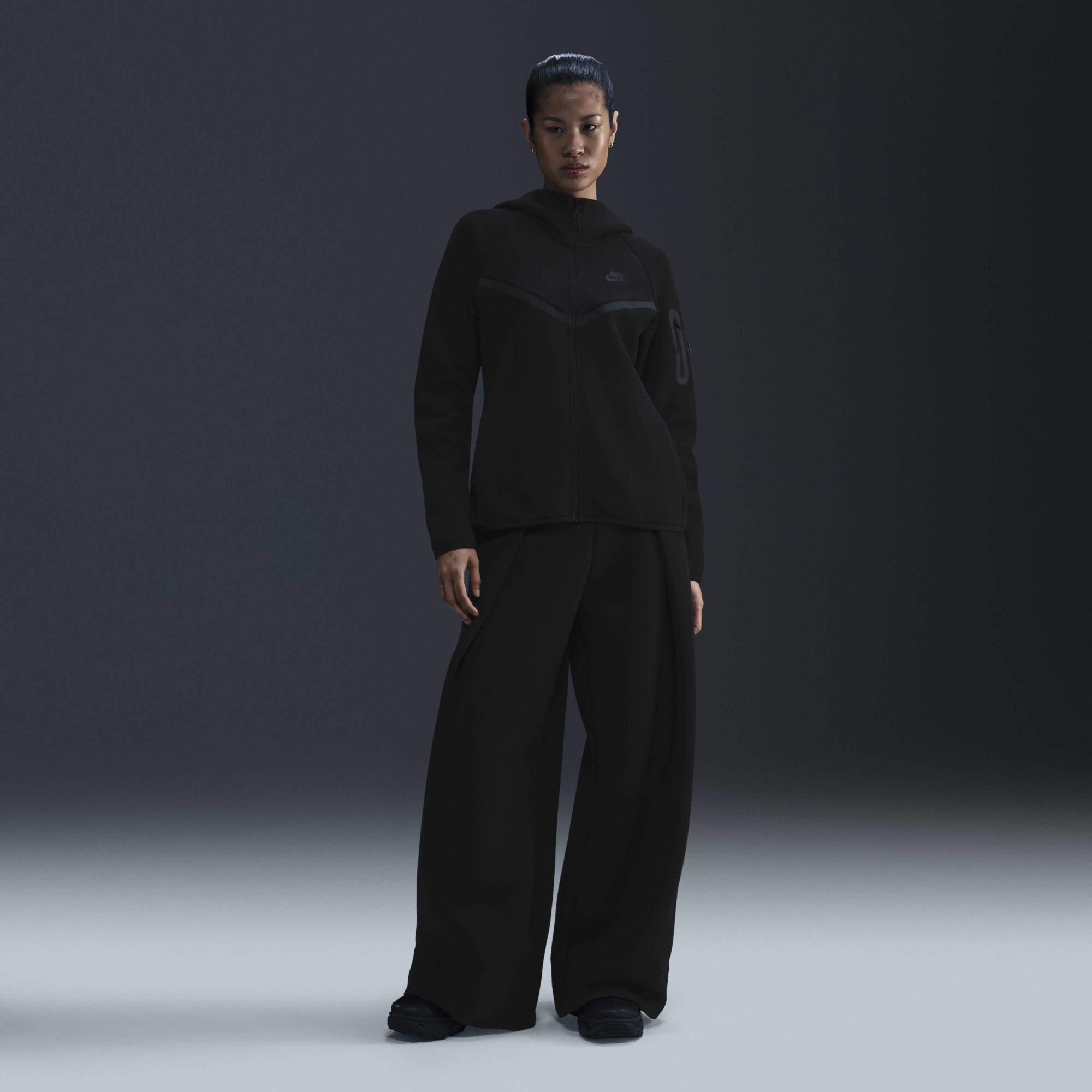 Толстовка Nike W NSW TCH FLC WR FZ HDY 2 HV6747-010