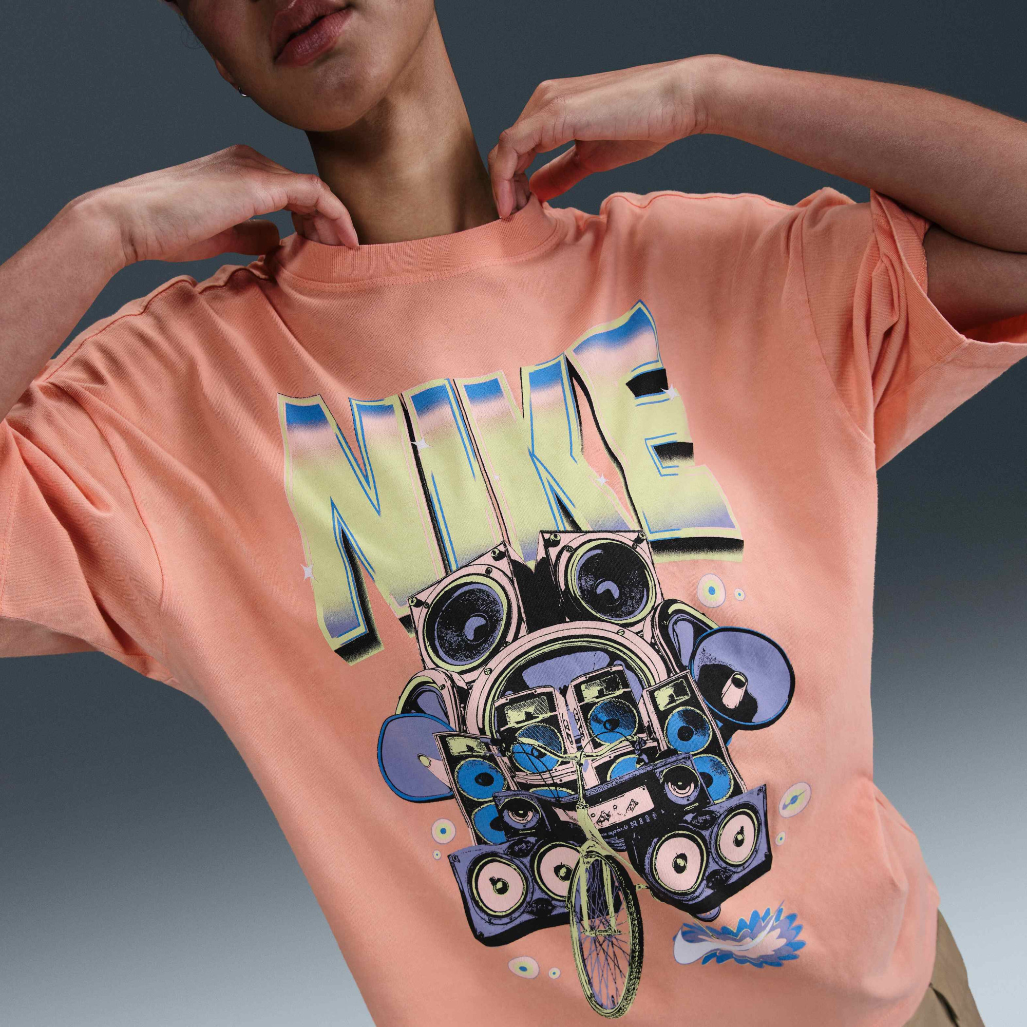 Футболка жіноча Nike Sportswear Os Ss Tee Fvl Peach HF9691-844