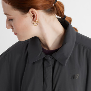 Куртка New Balance Coaches WJ43506ACK