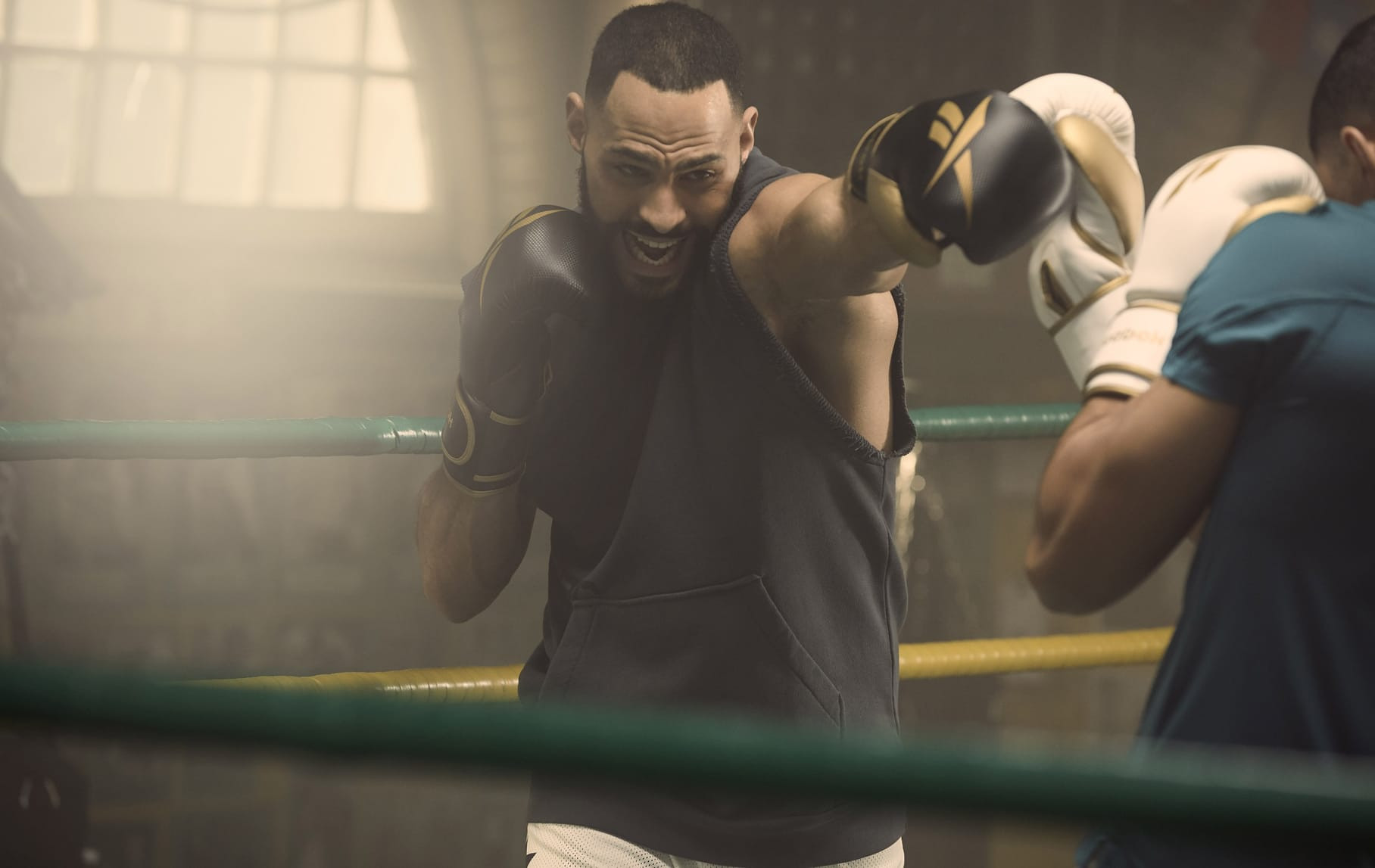 Рукавиці боксерські Reebok Boxing Gloves чорний, золотистий Чол 10 унцій RSCB-11117GB-10