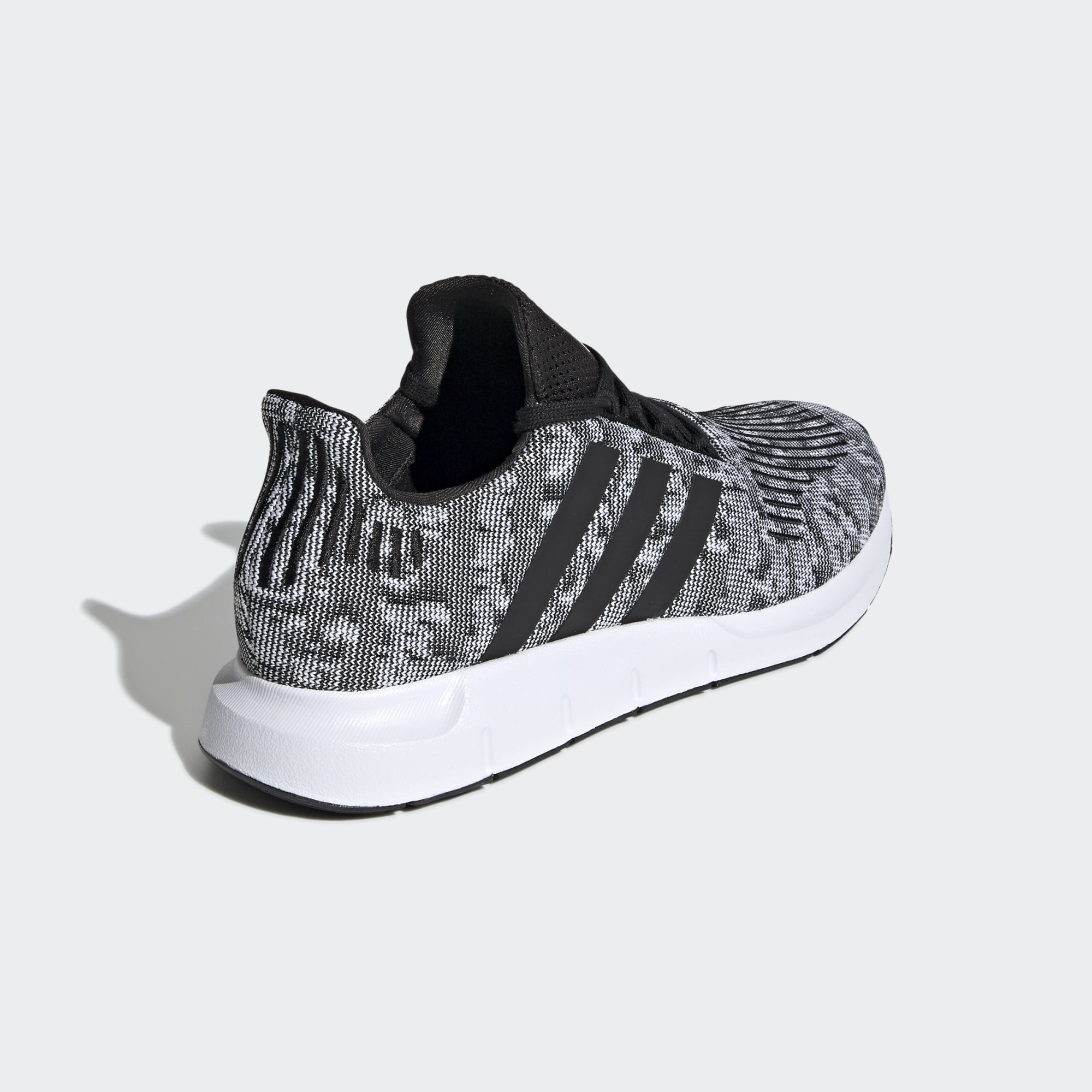 Кросівки чоловічі Adidas Swift Run EE4442