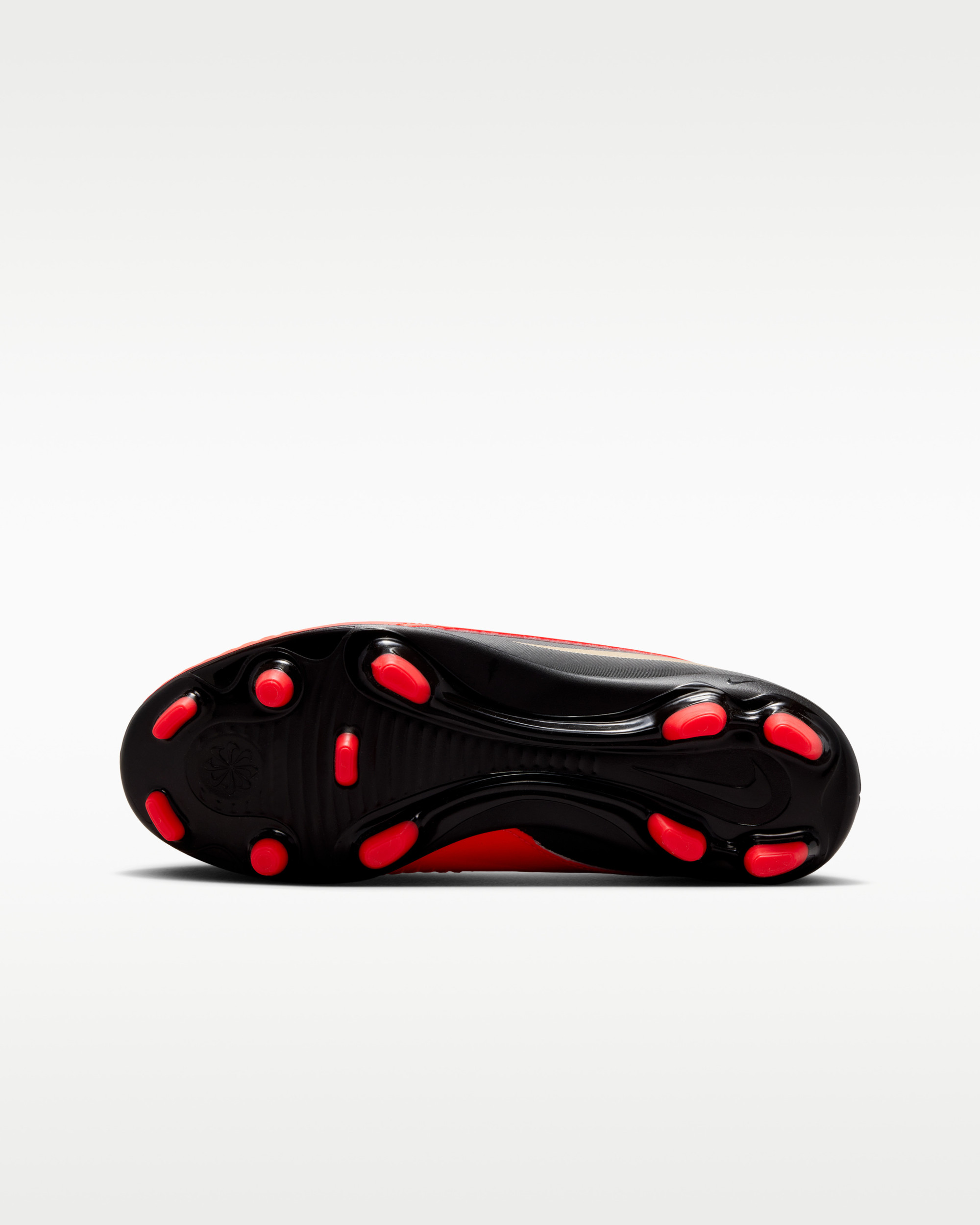 Бутси Nike JR PHANTOM 6 LOW CLUB FG/MG HM9202-600