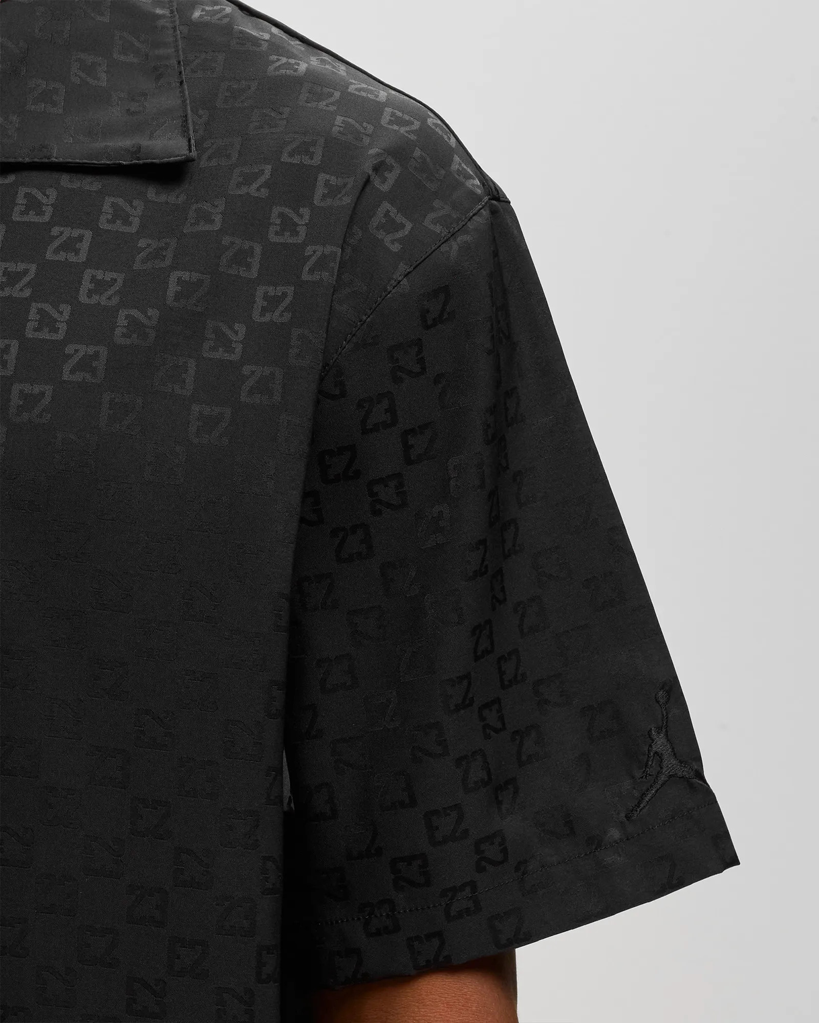 Сорочка чоловіча Air Jordan Essentials Shirt Black DX9681-010 L DX9681-010