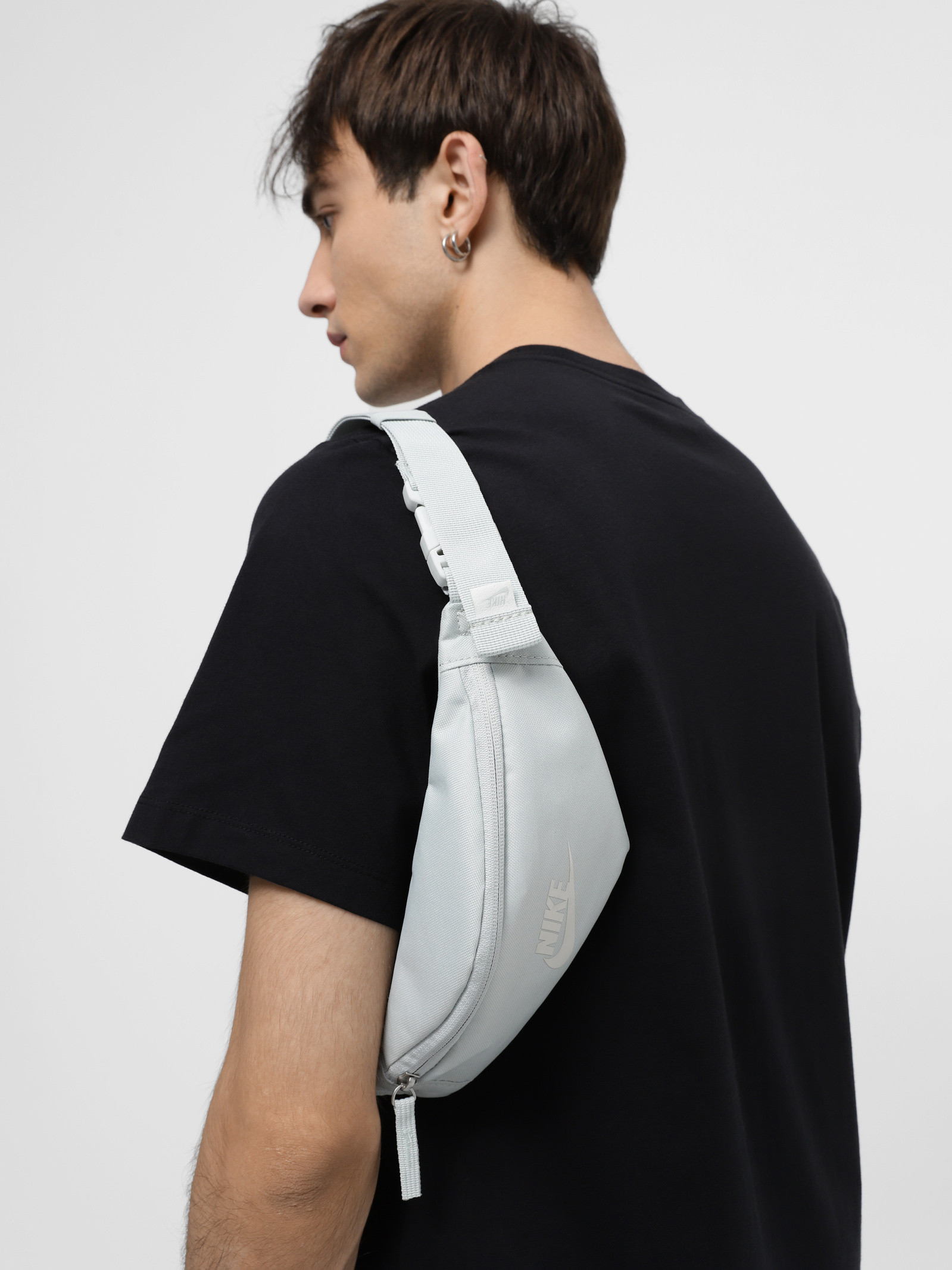 Сумка на пояс Nike NK HERITAGE S WAISTPACK 1L сірий Уні 28x8x13 см DB0488-035