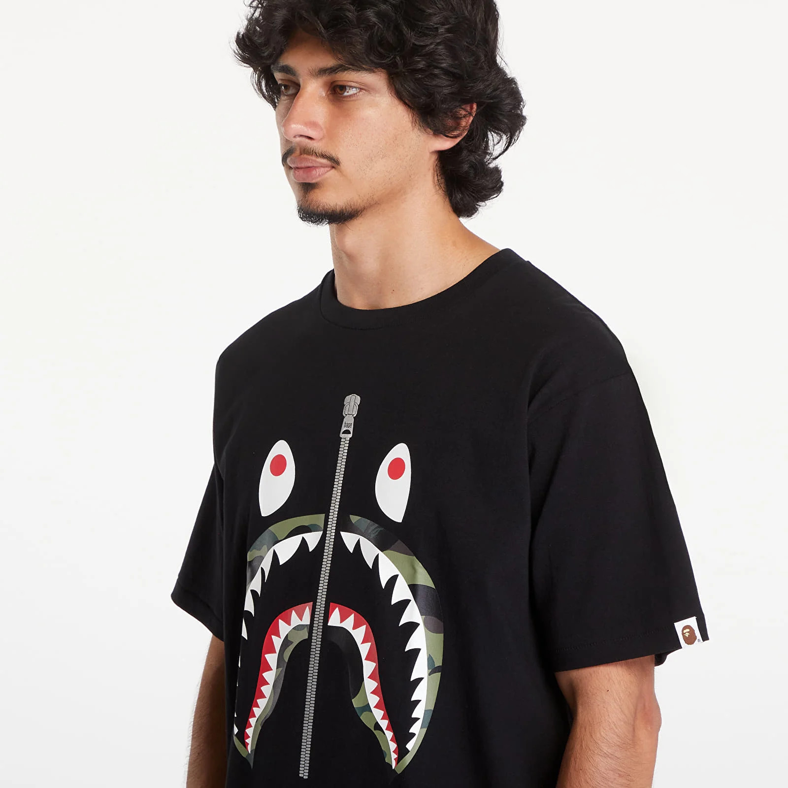 Футболка Bape Black 1st Camo Shark Tee 001TEK801013M