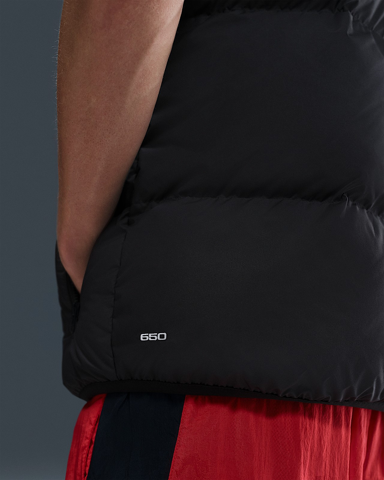 Жилетка Nike M TF CLUB PUFFER VEST 650 IB2977-010