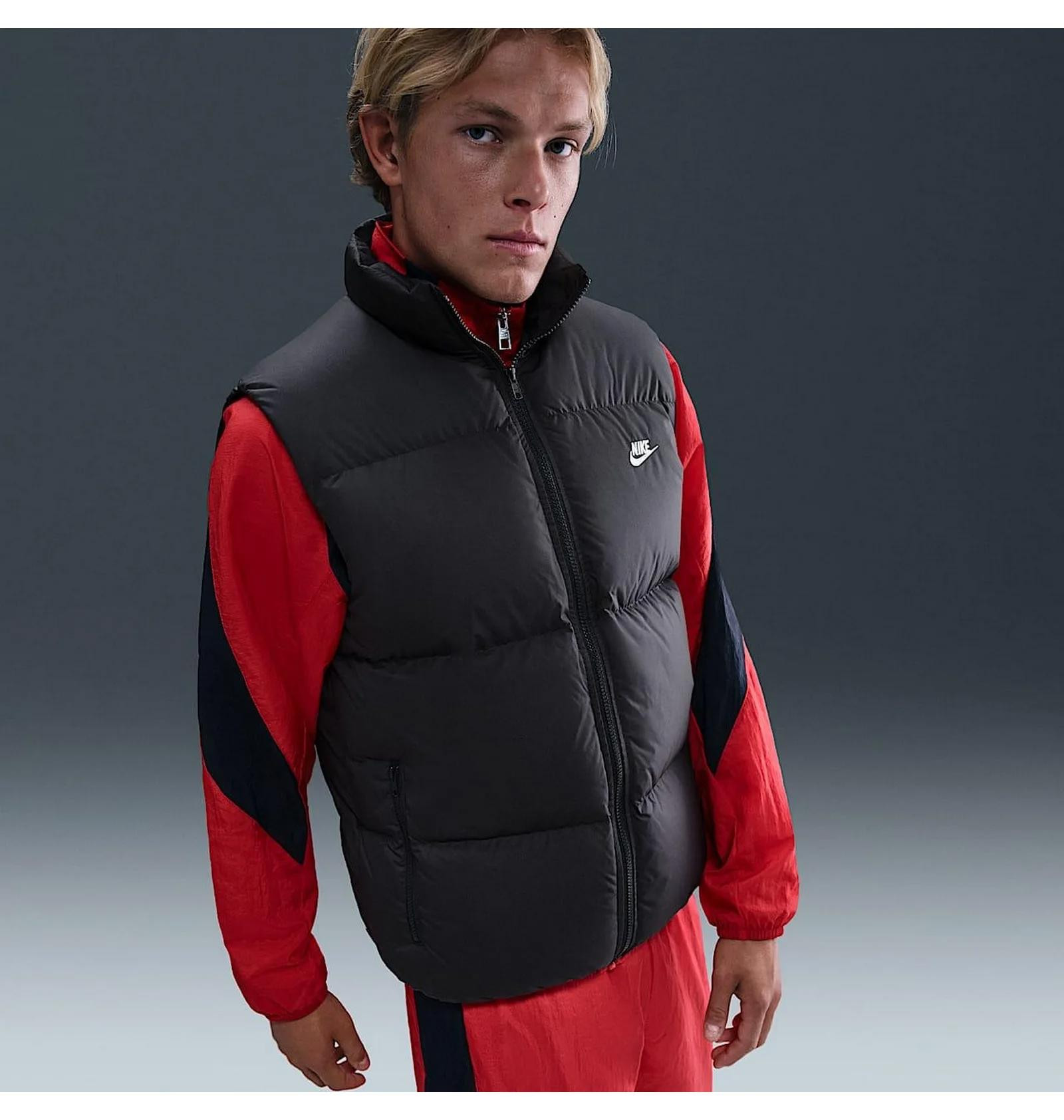 Жилетка Nike M TF CLUB PUFFER VEST 650 IB2977-010