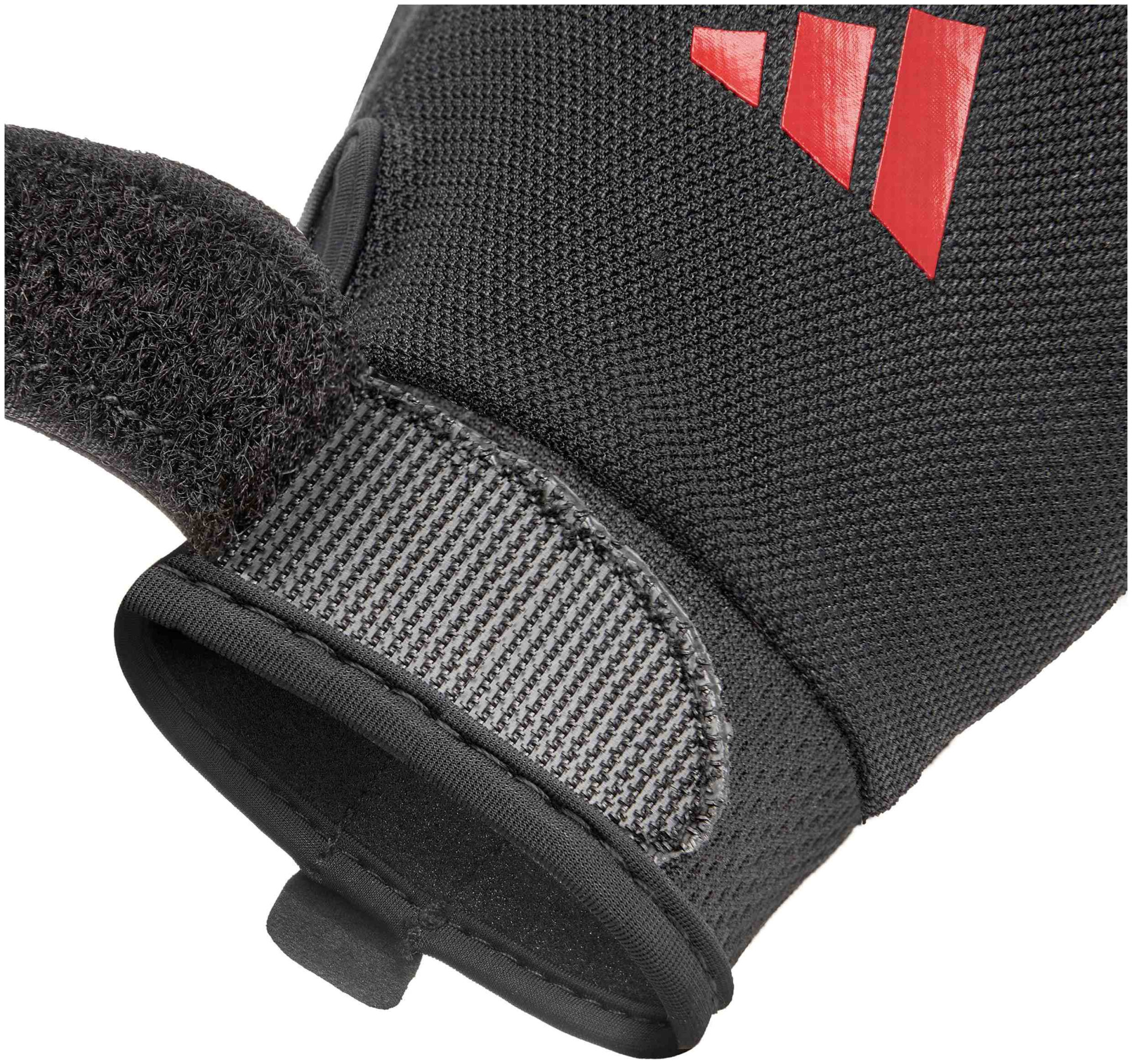 Рукавиці для тренінгу Adidas Essential Training Gloves чорний, червоний Уні S ADGB-15001RD