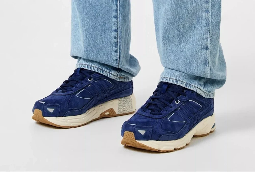 Кросівки Adidas Response CL ID0356