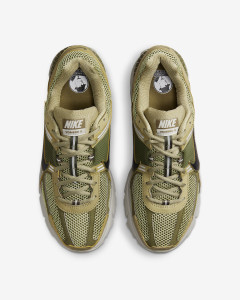 Кросівки Nike ZOOM VOMERO 5 FJ1915-200