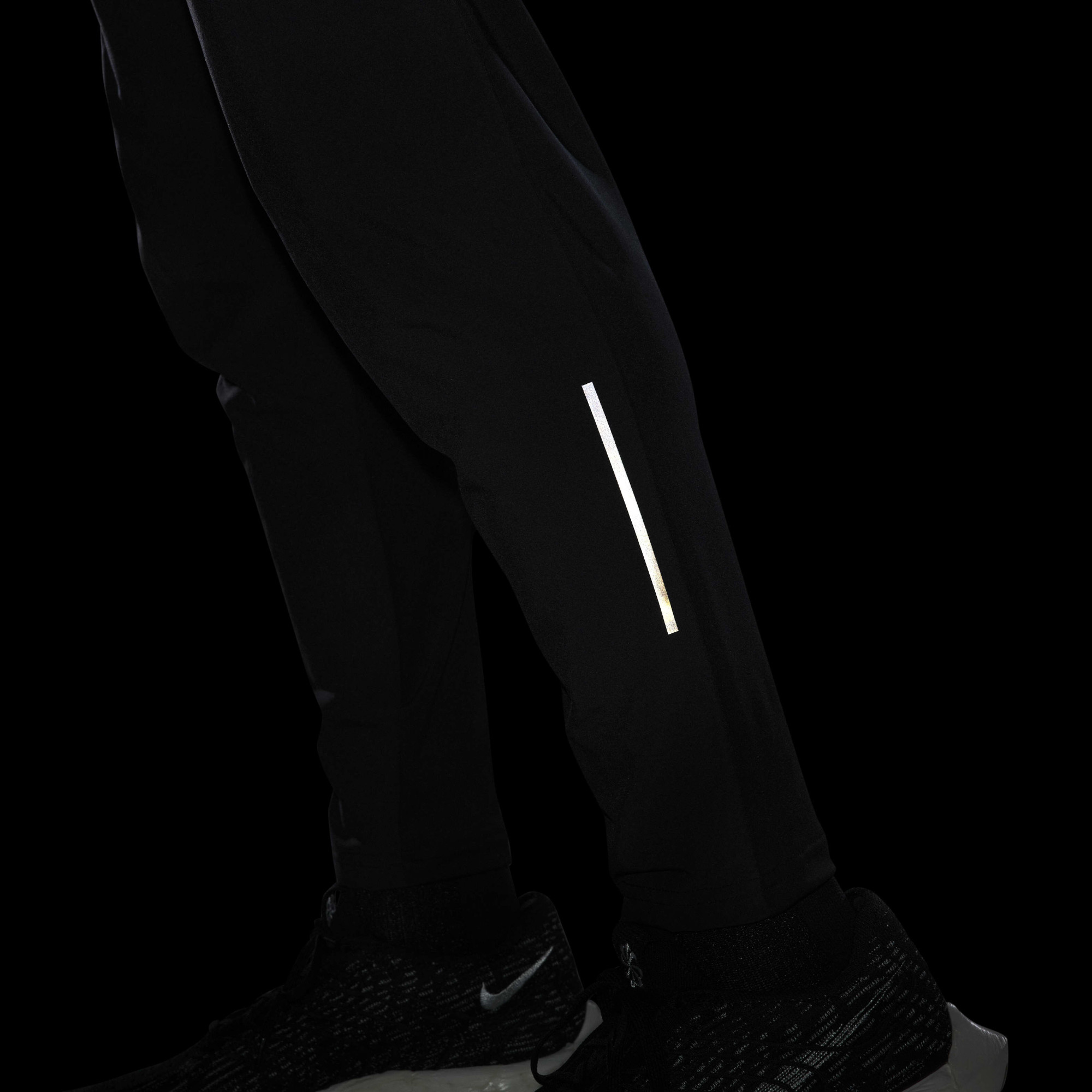 Штани чоловічі Nike Df Adv Lwt Uv Black FN3974-010