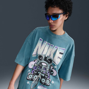 Футболка жіноча Nike Sportswear WomenS Oversized Short-Sleeve T-Shirt Light Blue HF9691-006
