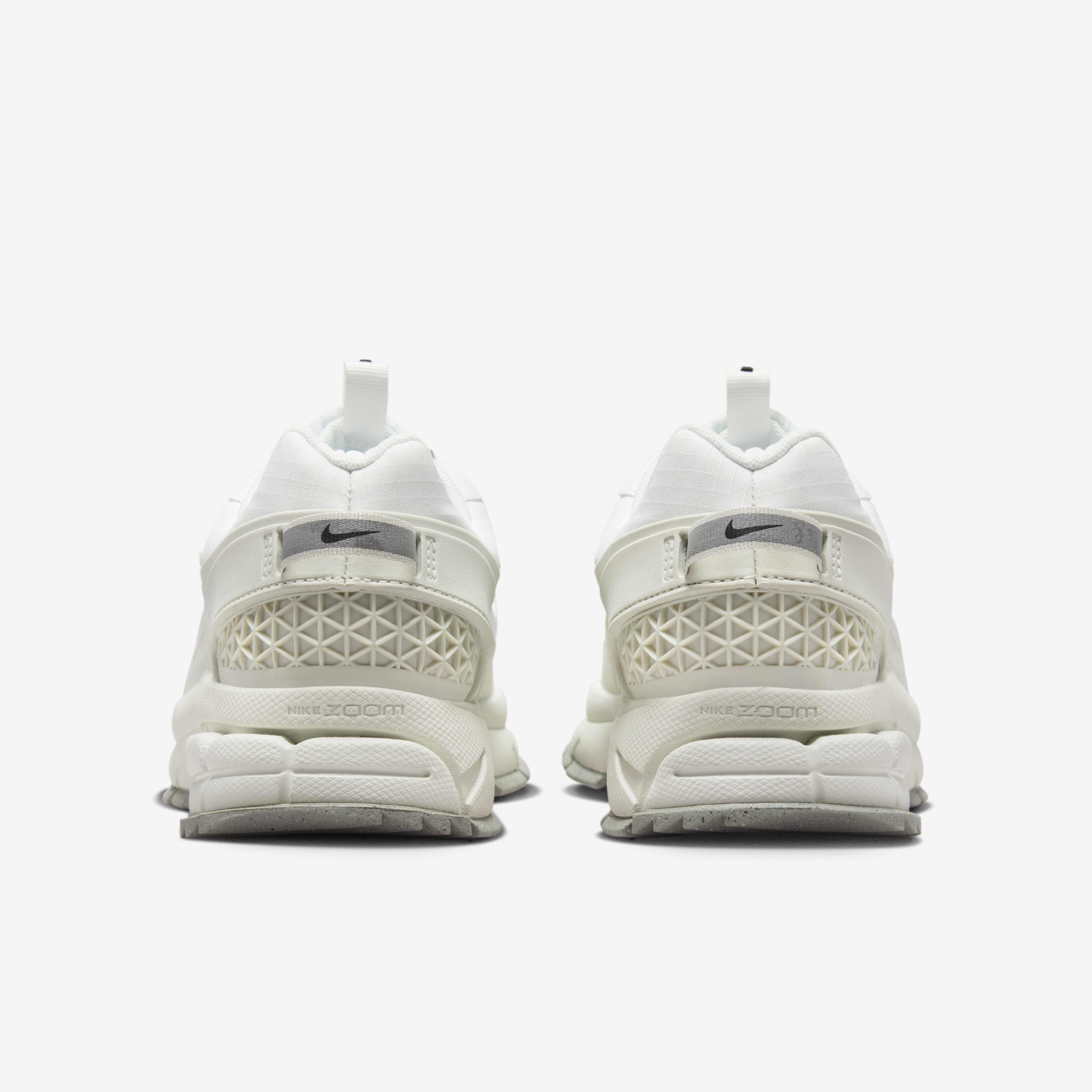 Кросівки Nike Zoom Vomero Roam HV6410-100
