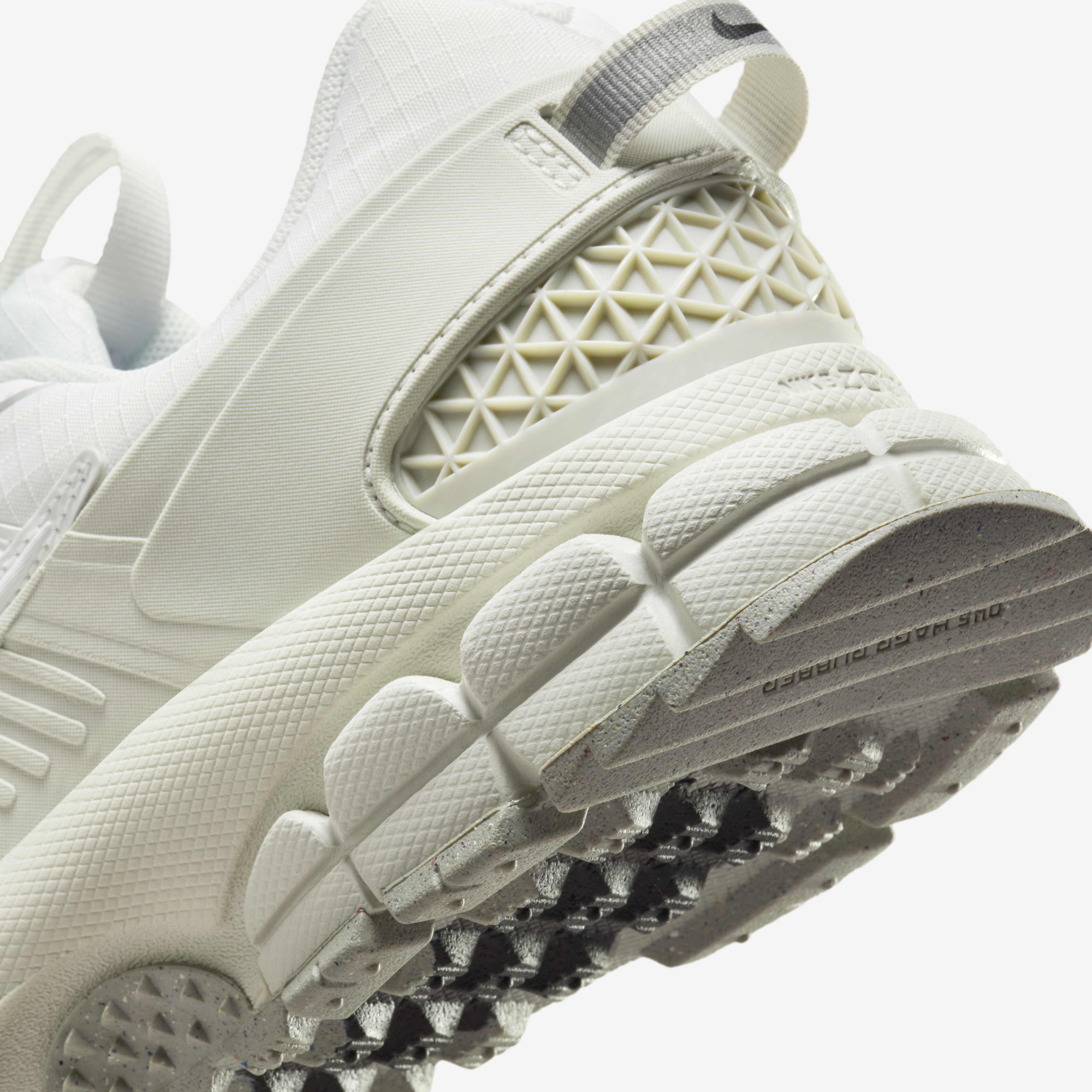 Кросівки Nike Zoom Vomero Roam HV6410-100