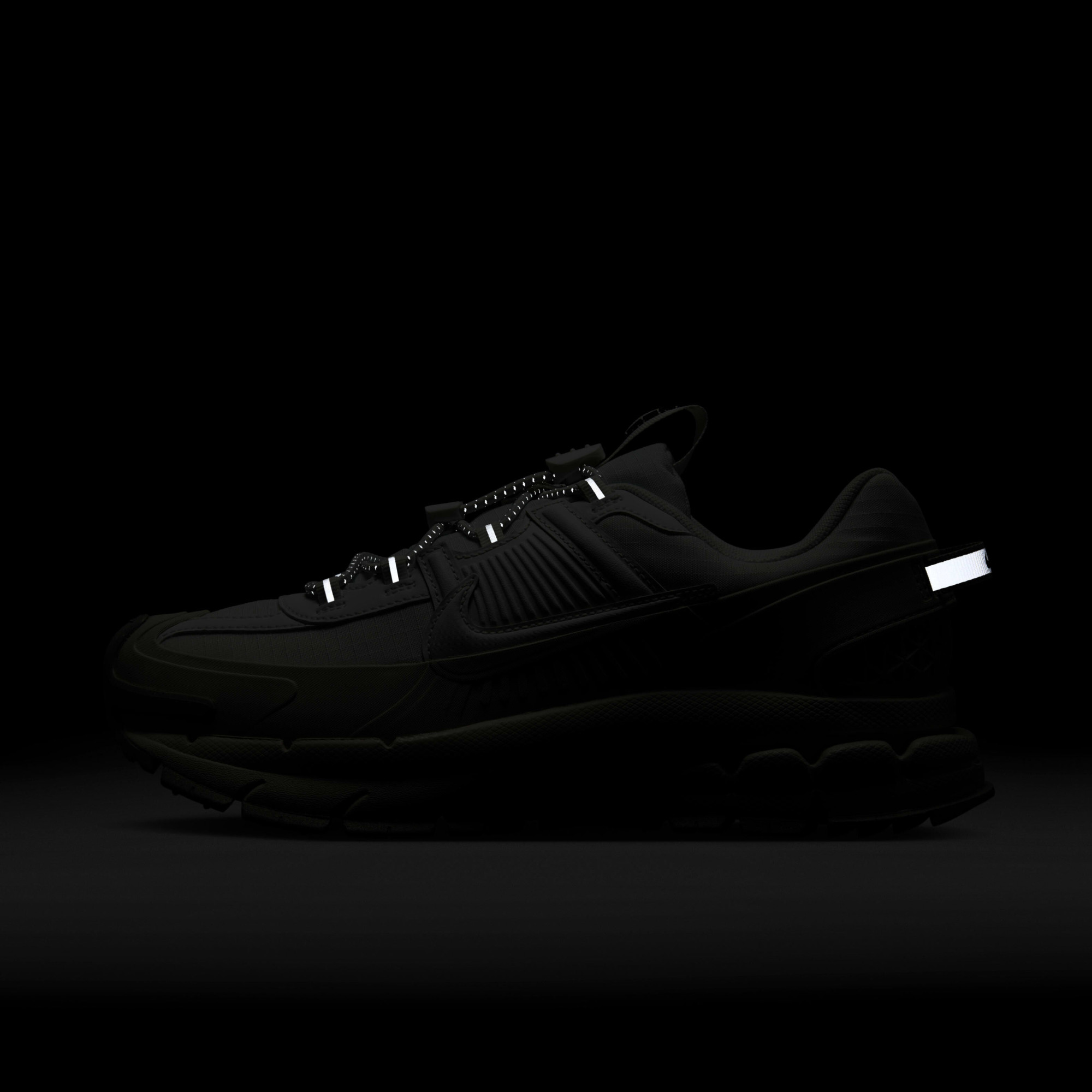 Кросівки Nike Zoom Vomero Roam HV6410-100