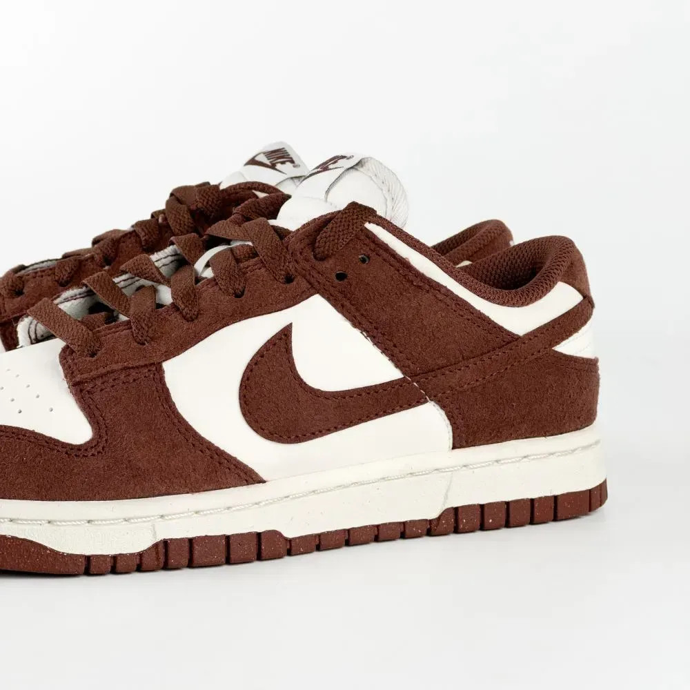 Кросівки WMNS Nike Dunk Low Pro HJ7673 001
