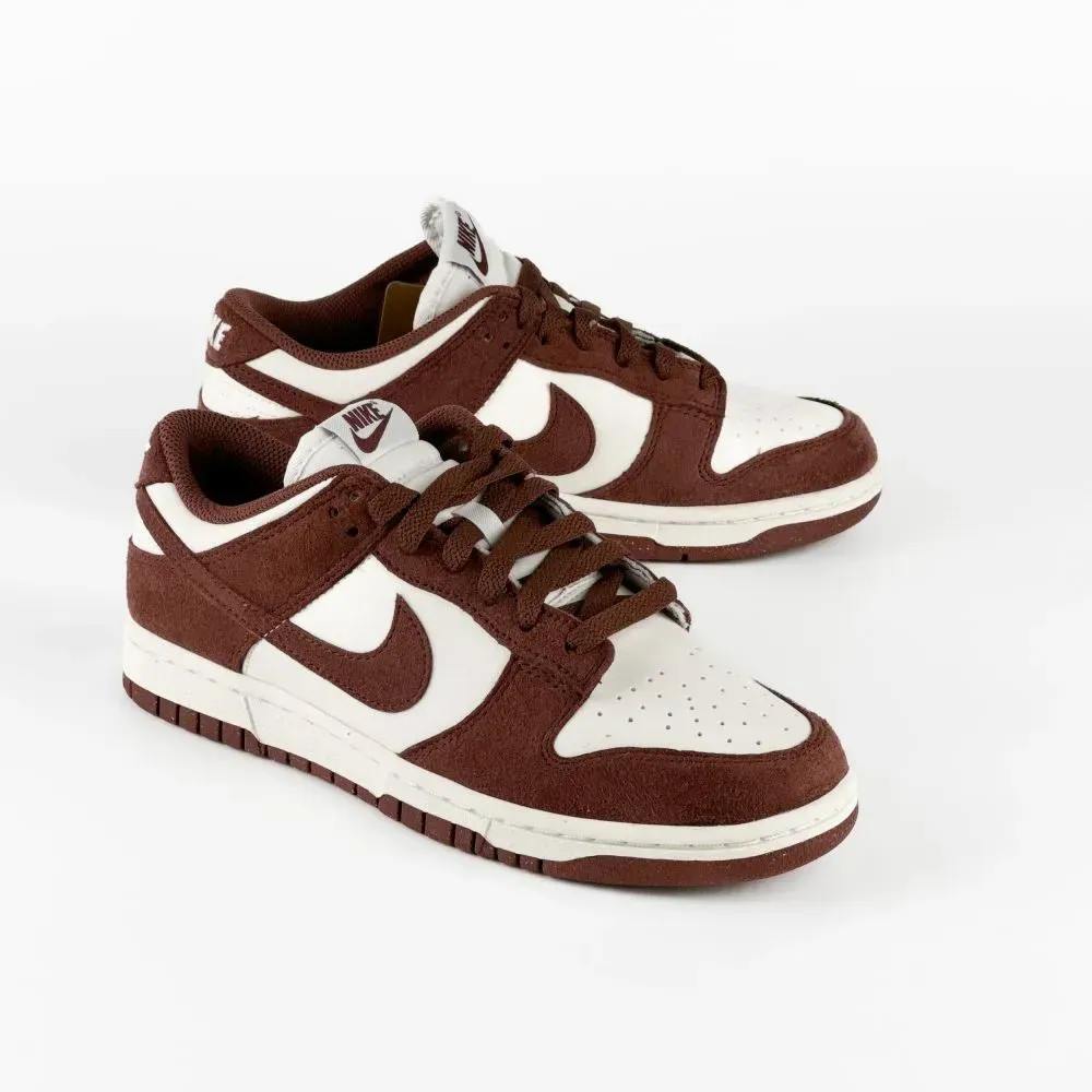 Кросівки WMNS Nike Dunk Low Pro HJ7673 001