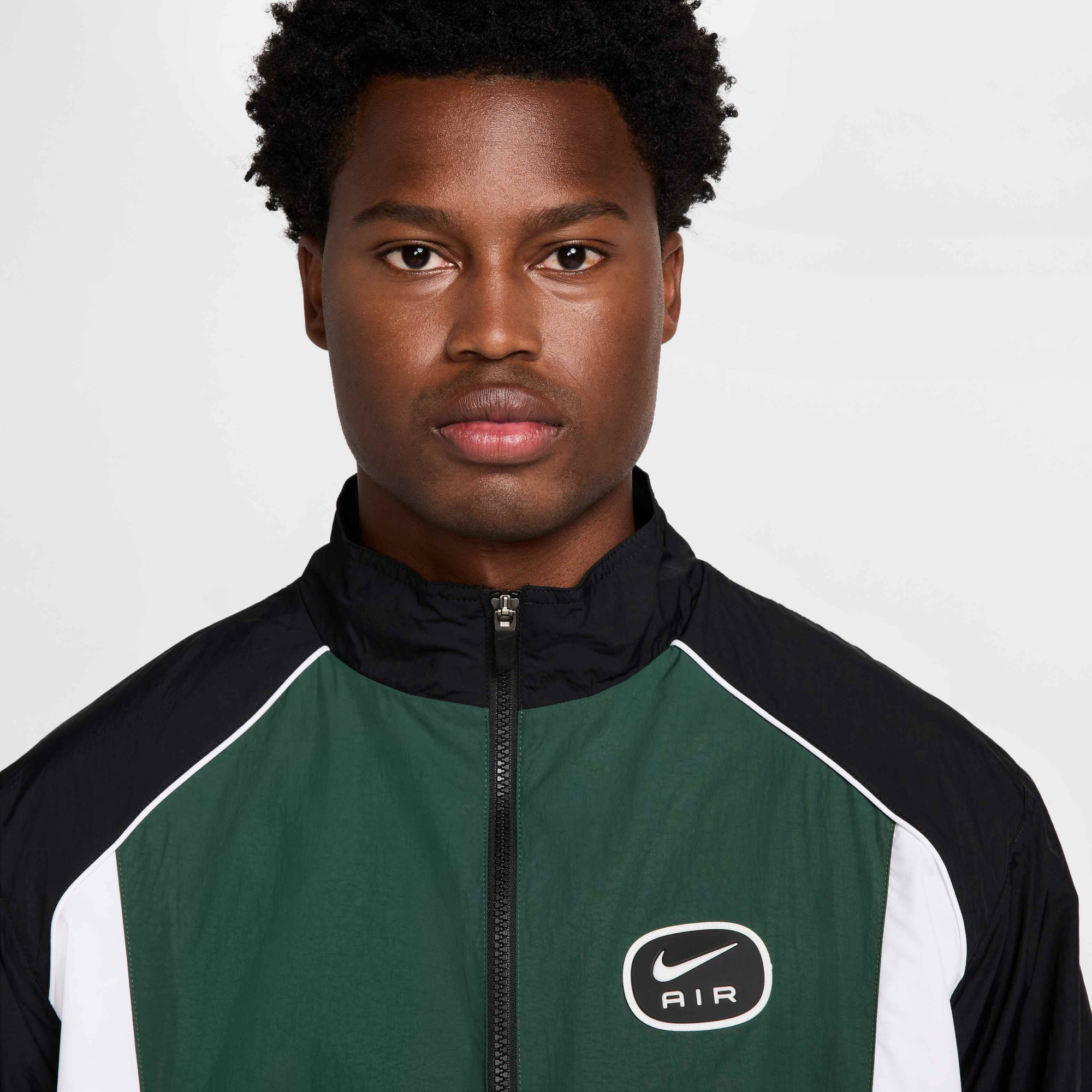 Вітровка чоловіча Nike M NSW SW AIR TRACKTOP WV чорна HM0167-011