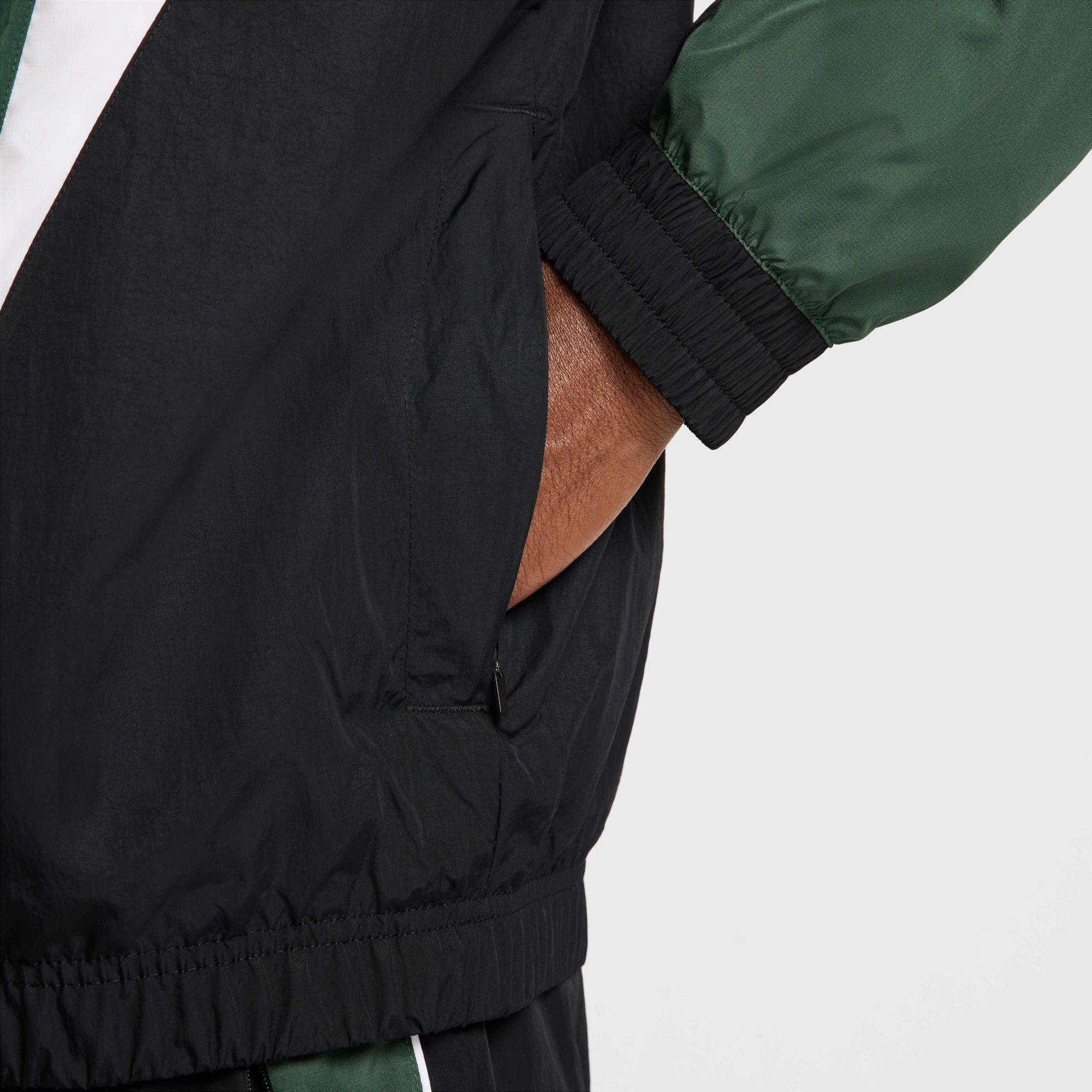 Вітровка чоловіча Nike M NSW SW AIR TRACKTOP WV чорна HM0167-011