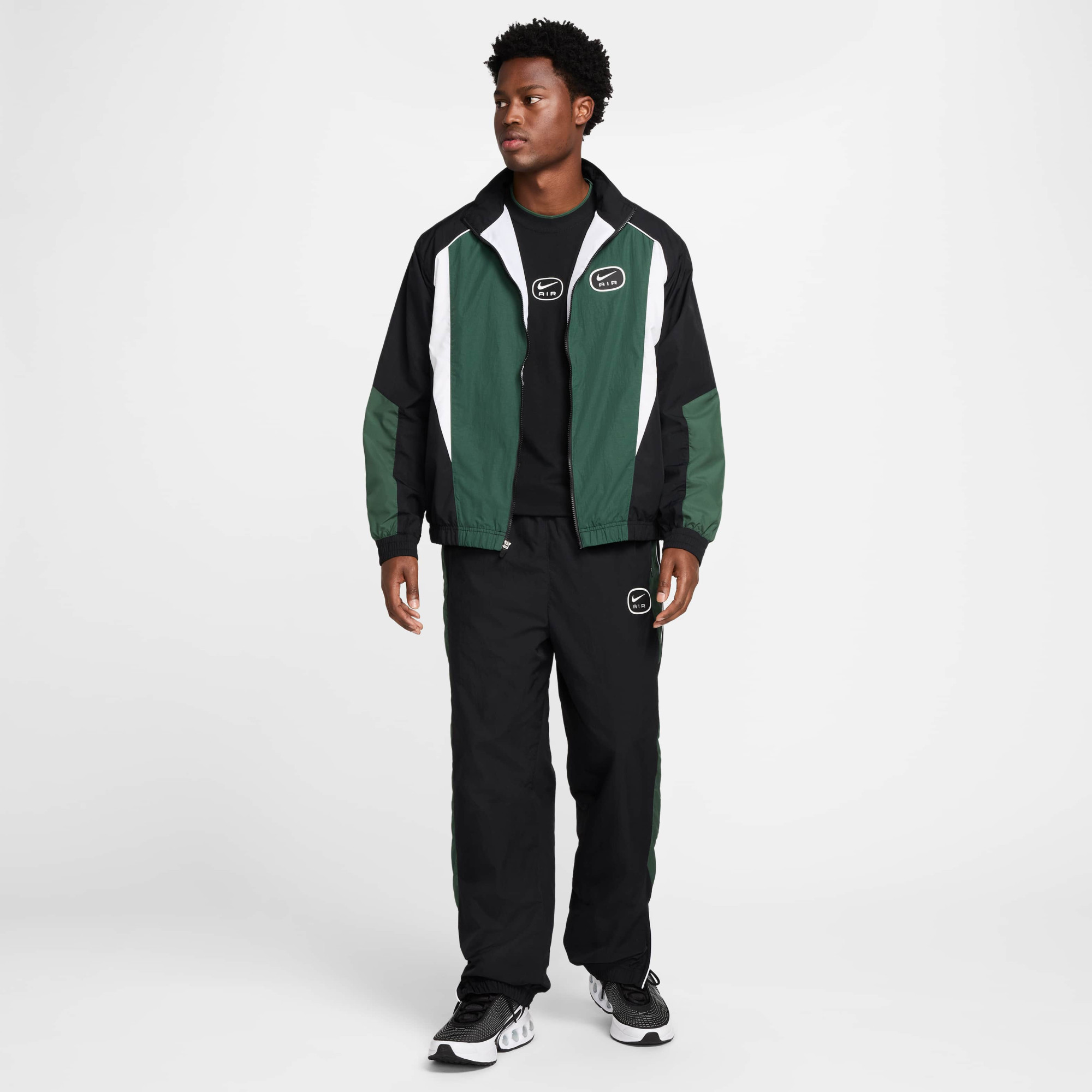 Вітровка чоловіча Nike M NSW SW AIR TRACKTOP WV чорна HM0167-011