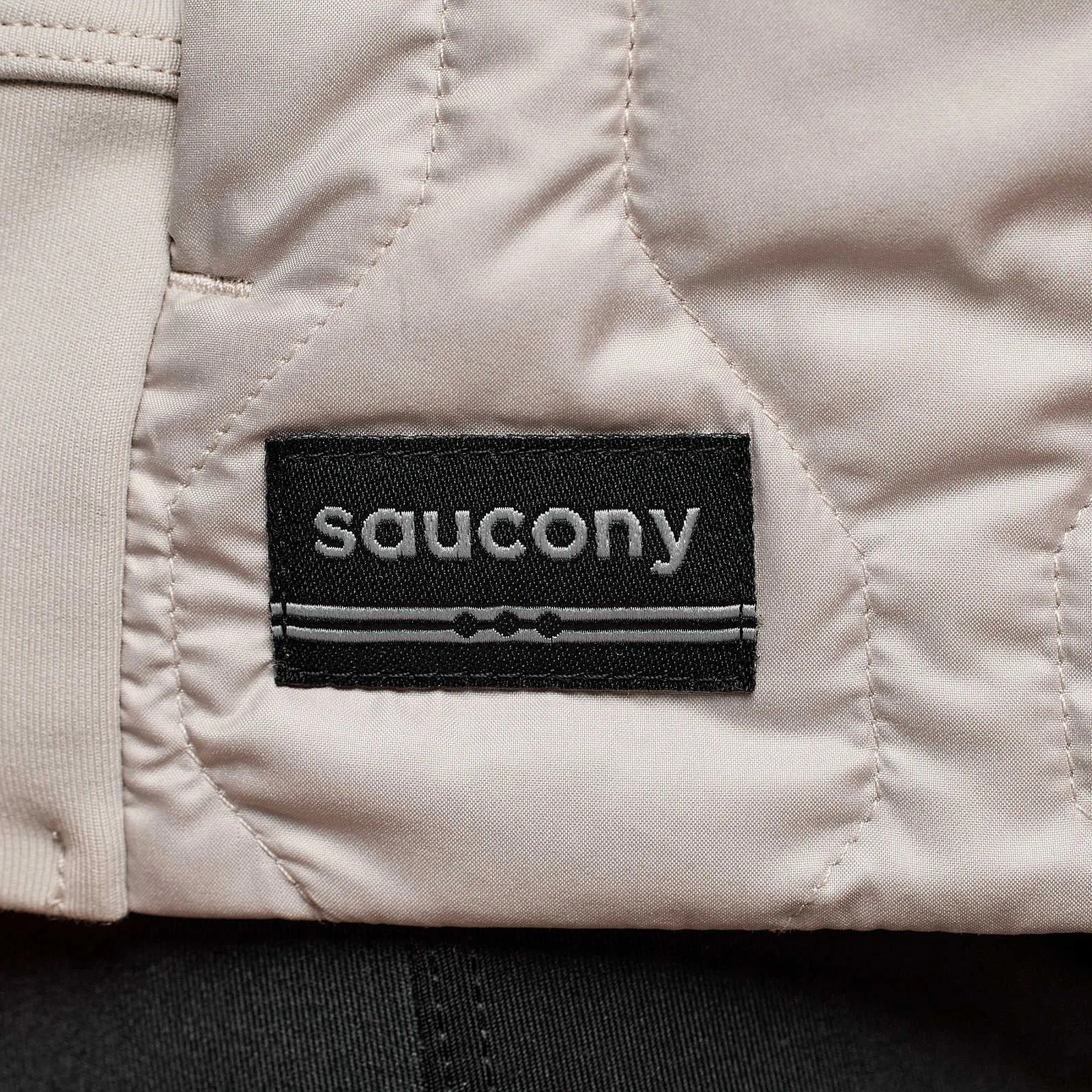 Жилетка Saucony HURRICANE INSULATED VEST SAW800522-DV