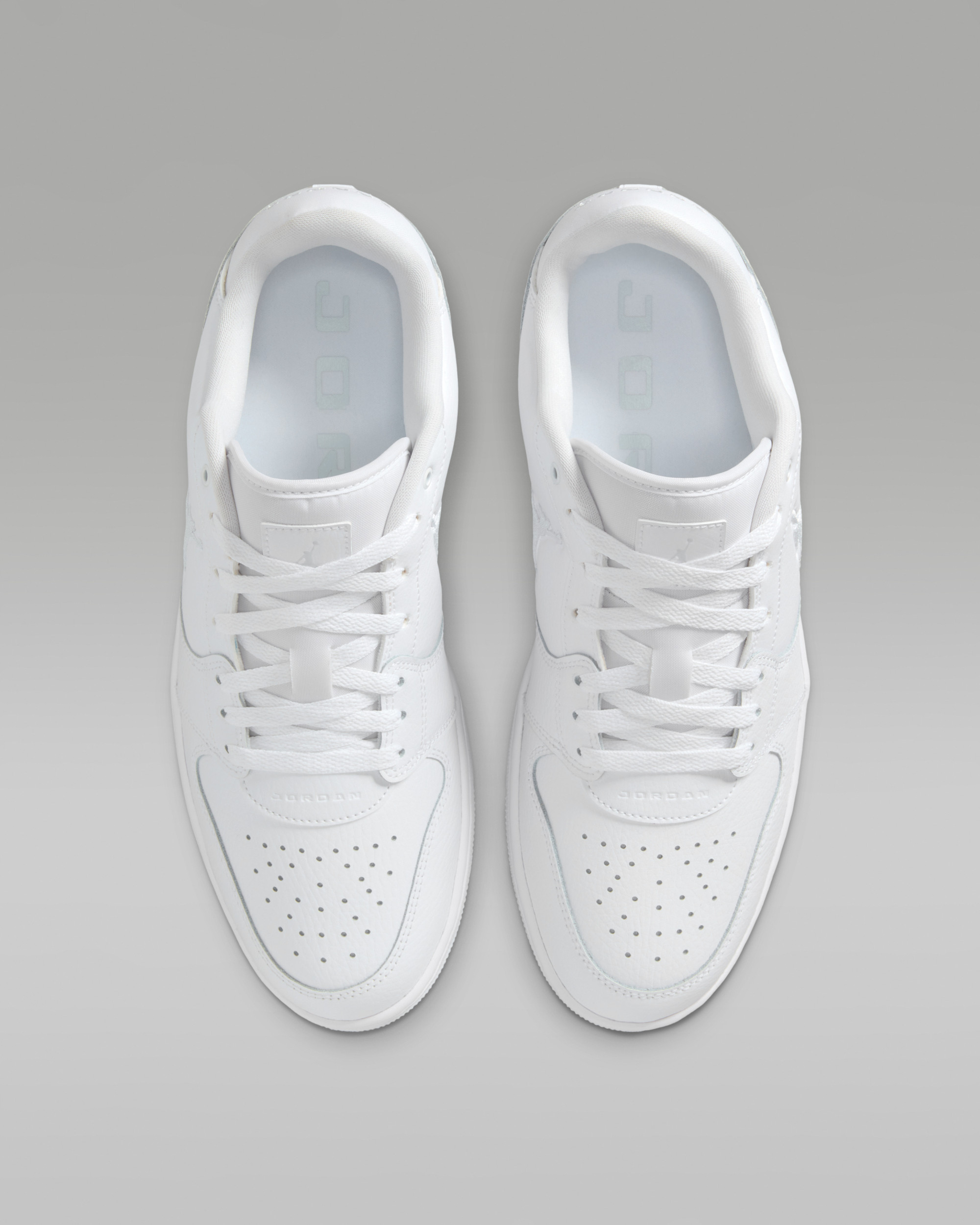 Кросівки Jordan COURT CONNECT LOW IQ5698-100