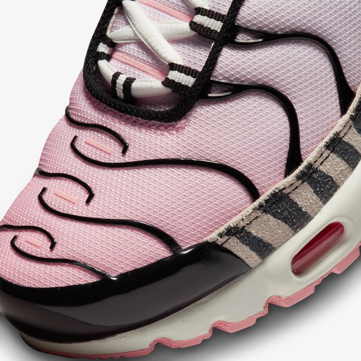 Кросівки Nike WMNS AIR MAX PLUS DZ4842-600