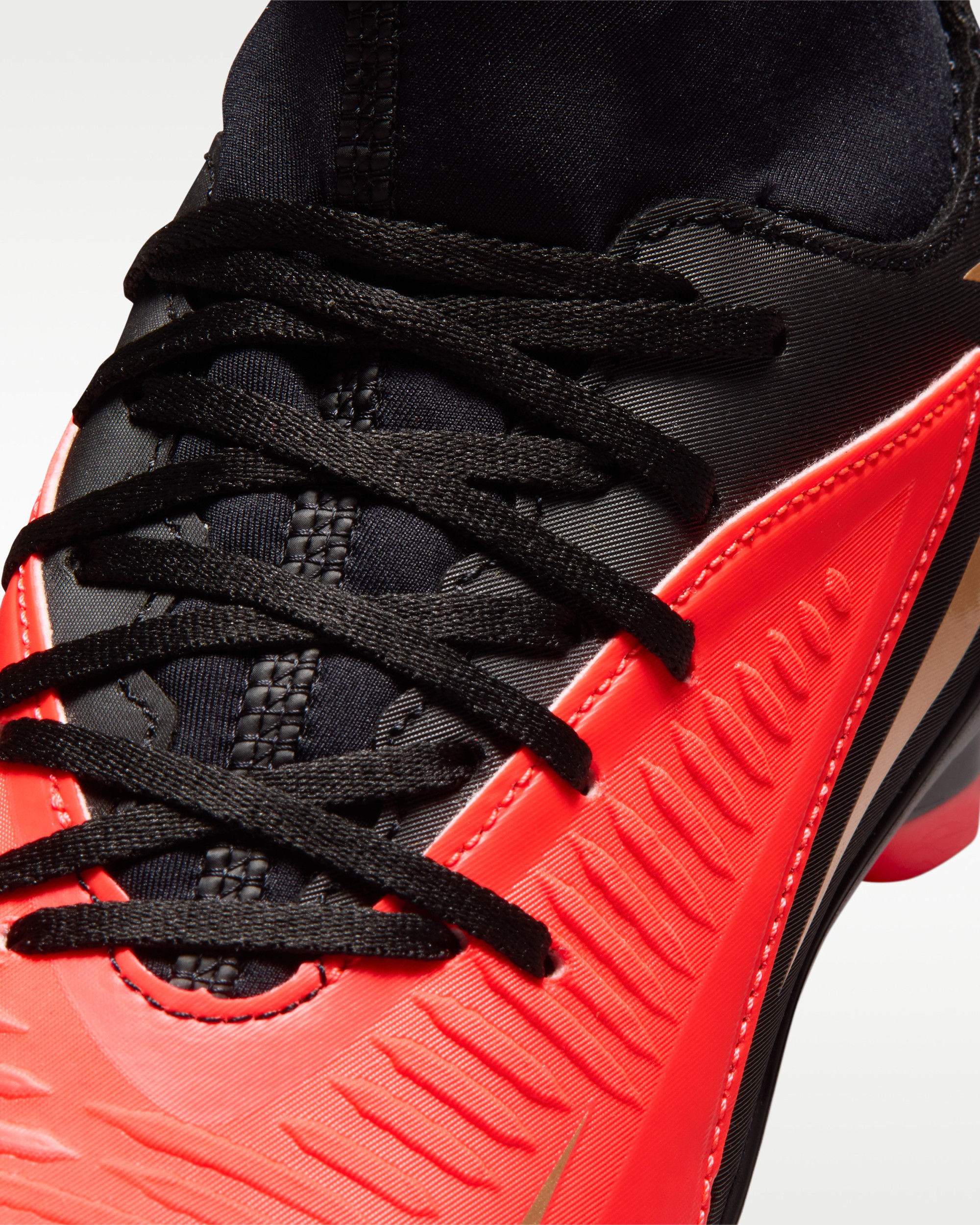 Бутси Nike JR PHANTOM 6 HIGH CLUB FG/MG HQ2022-600