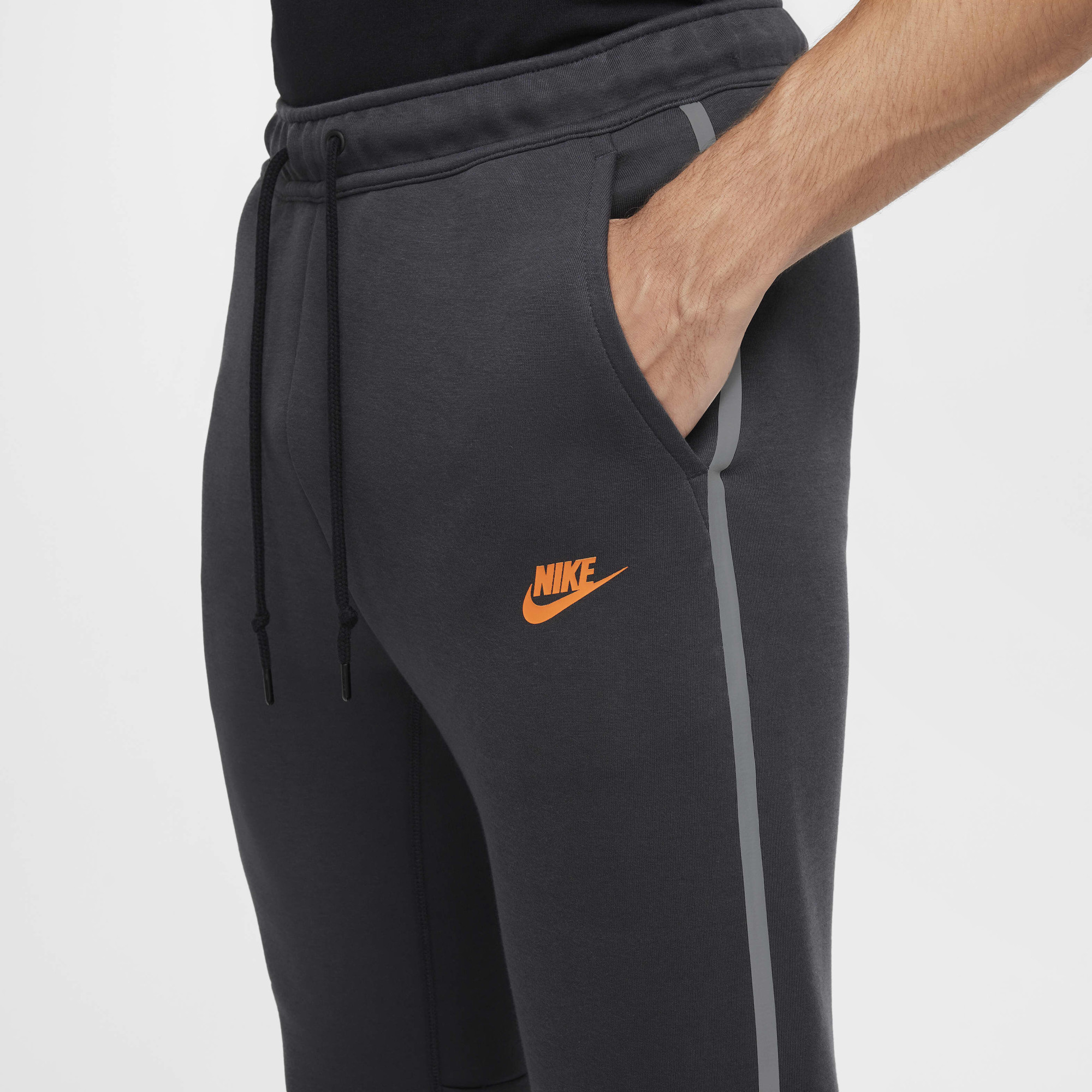 Штани Nike Sportswear Tech Fleece gray HQ3747-060