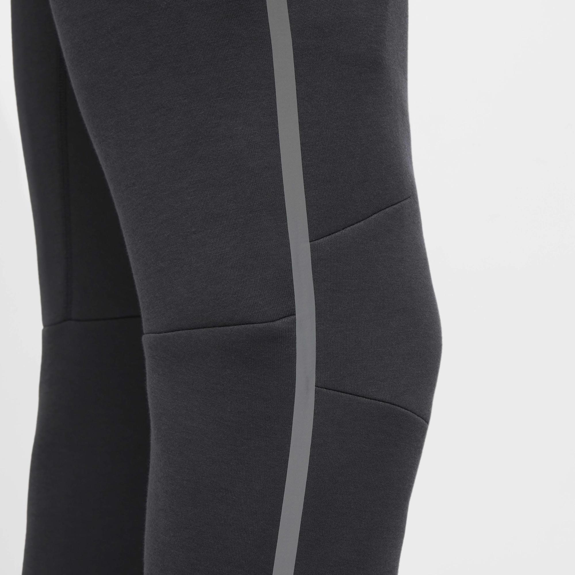 Штани Nike Sportswear Tech Fleece gray HQ3747-060