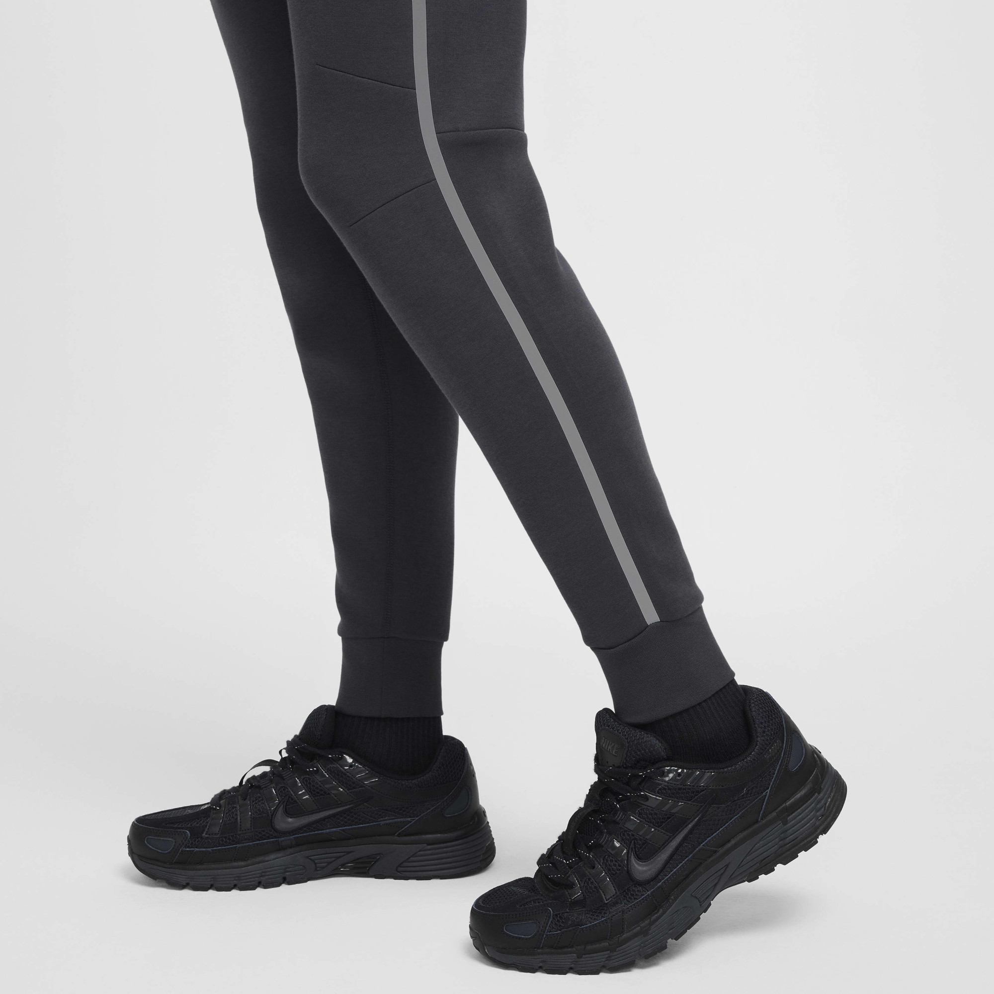 Штани Nike Sportswear Tech Fleece gray HQ3747-060