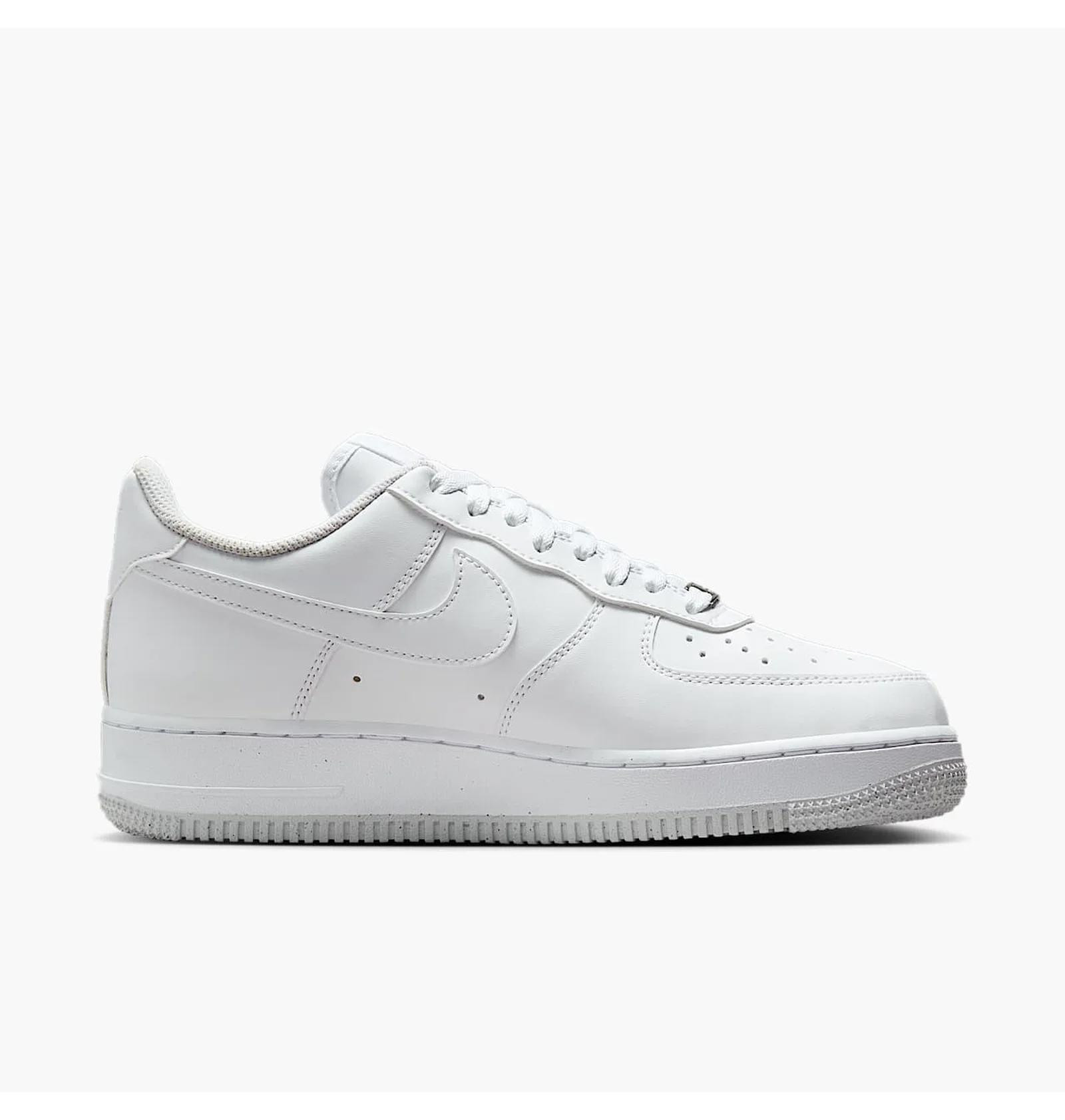 Кросівки жіночі Nike Air Force 1 07 Next Nature White DC9486-112 39 DC9486-112