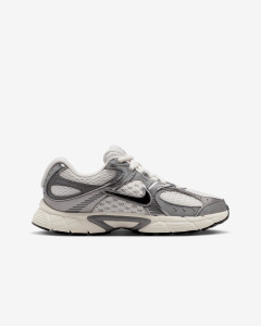 Кросівки Nike V5 RNR HQ6411-003