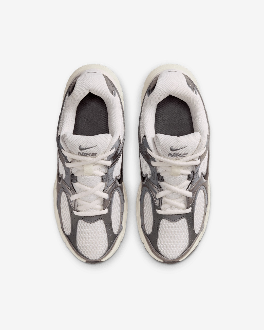 Кросівки Nike V5 RNR HQ6411-003